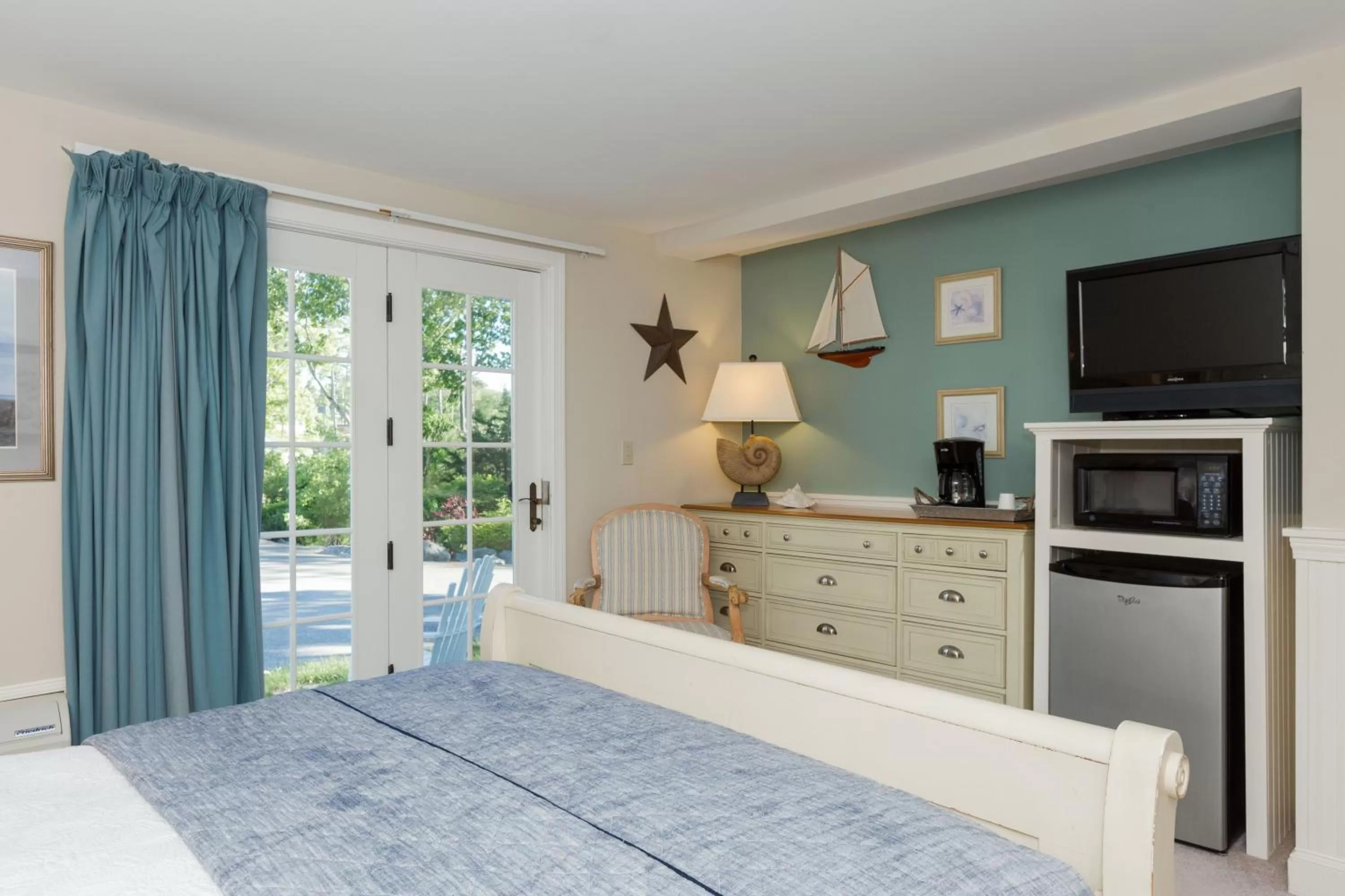 Bedroom, Bed in Sheepscot Harbour Village Resort