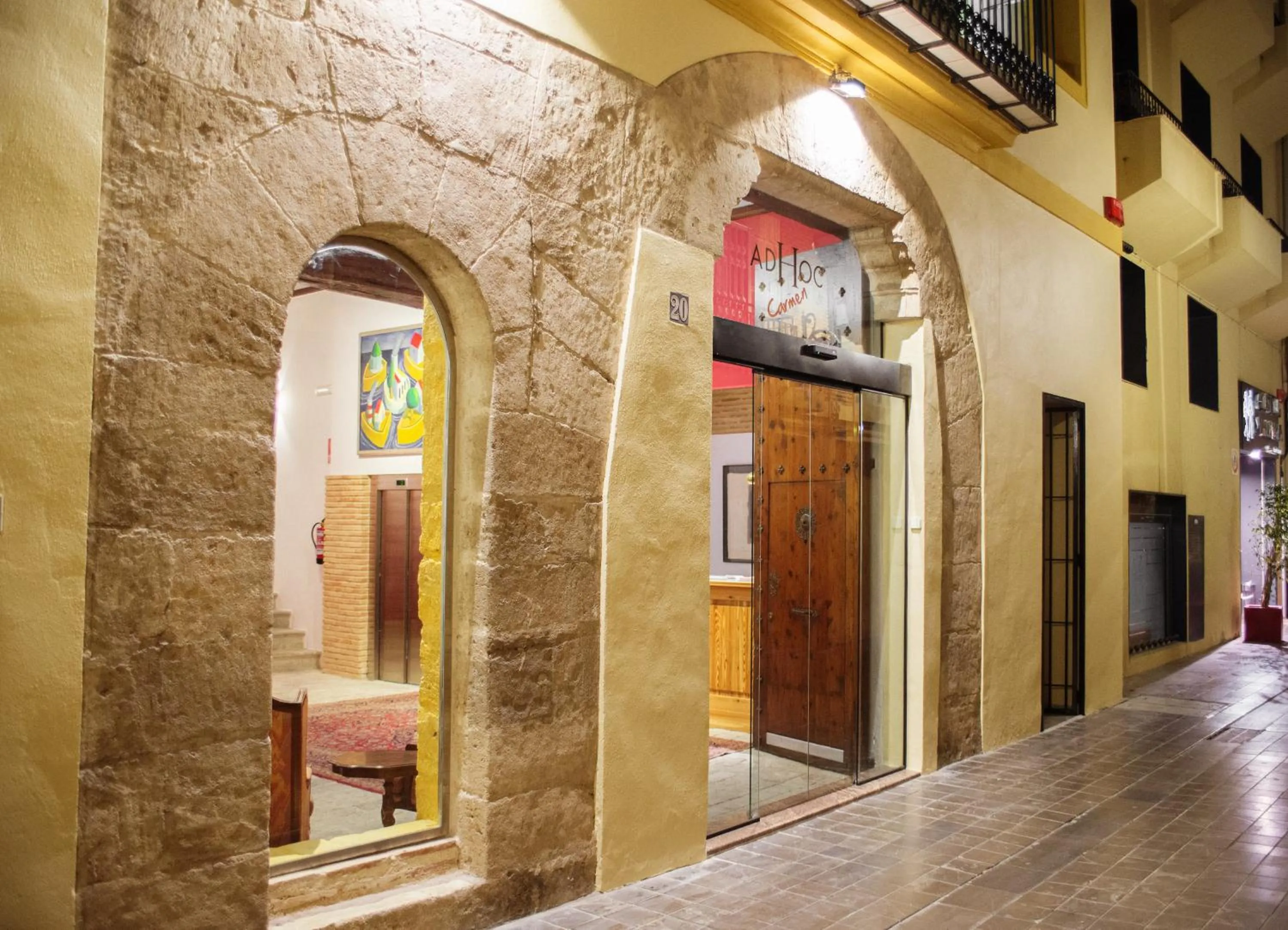 Facade/entrance in Ad Hoc Carmen