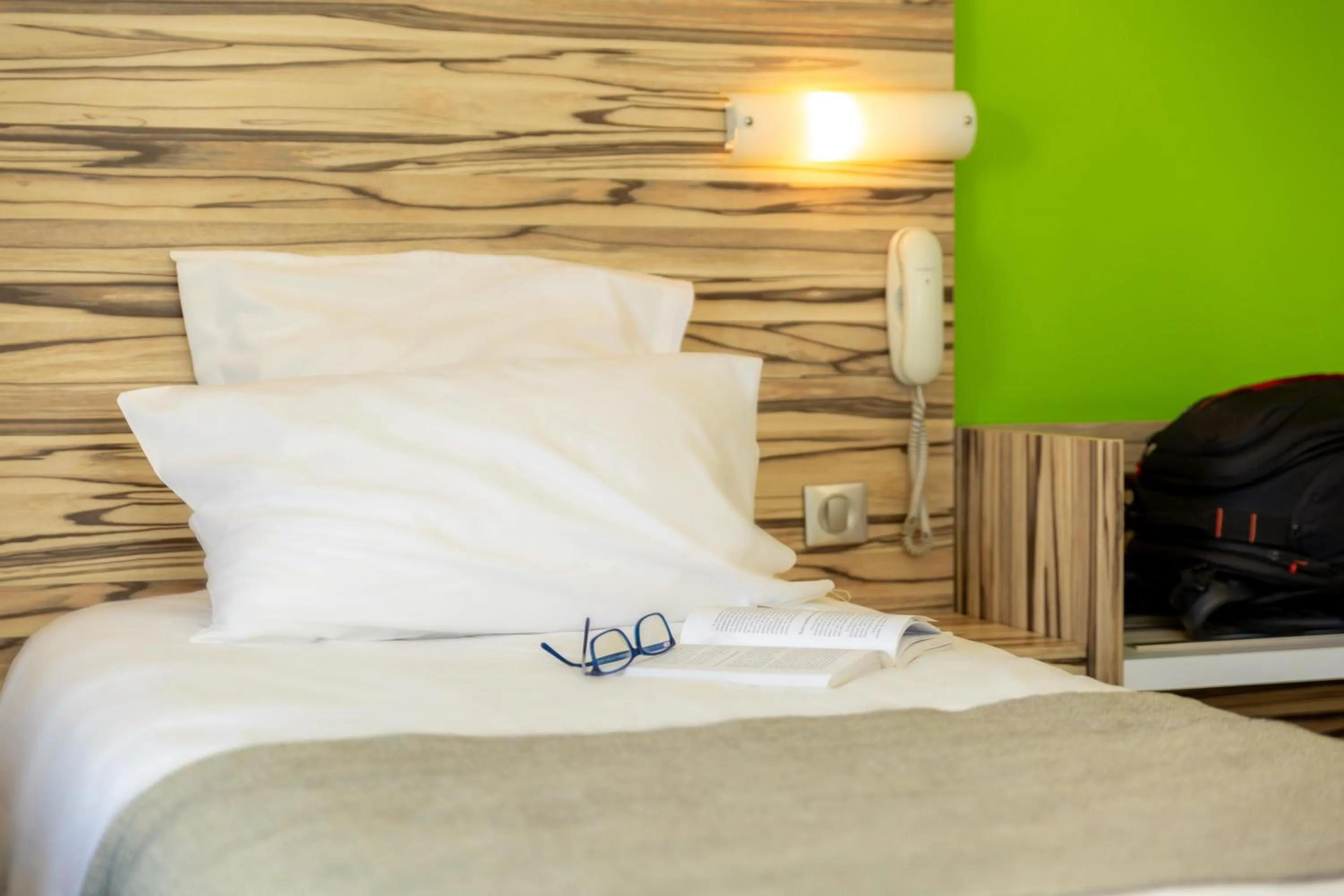 Bed in Hotel Terminus Saint-Charles