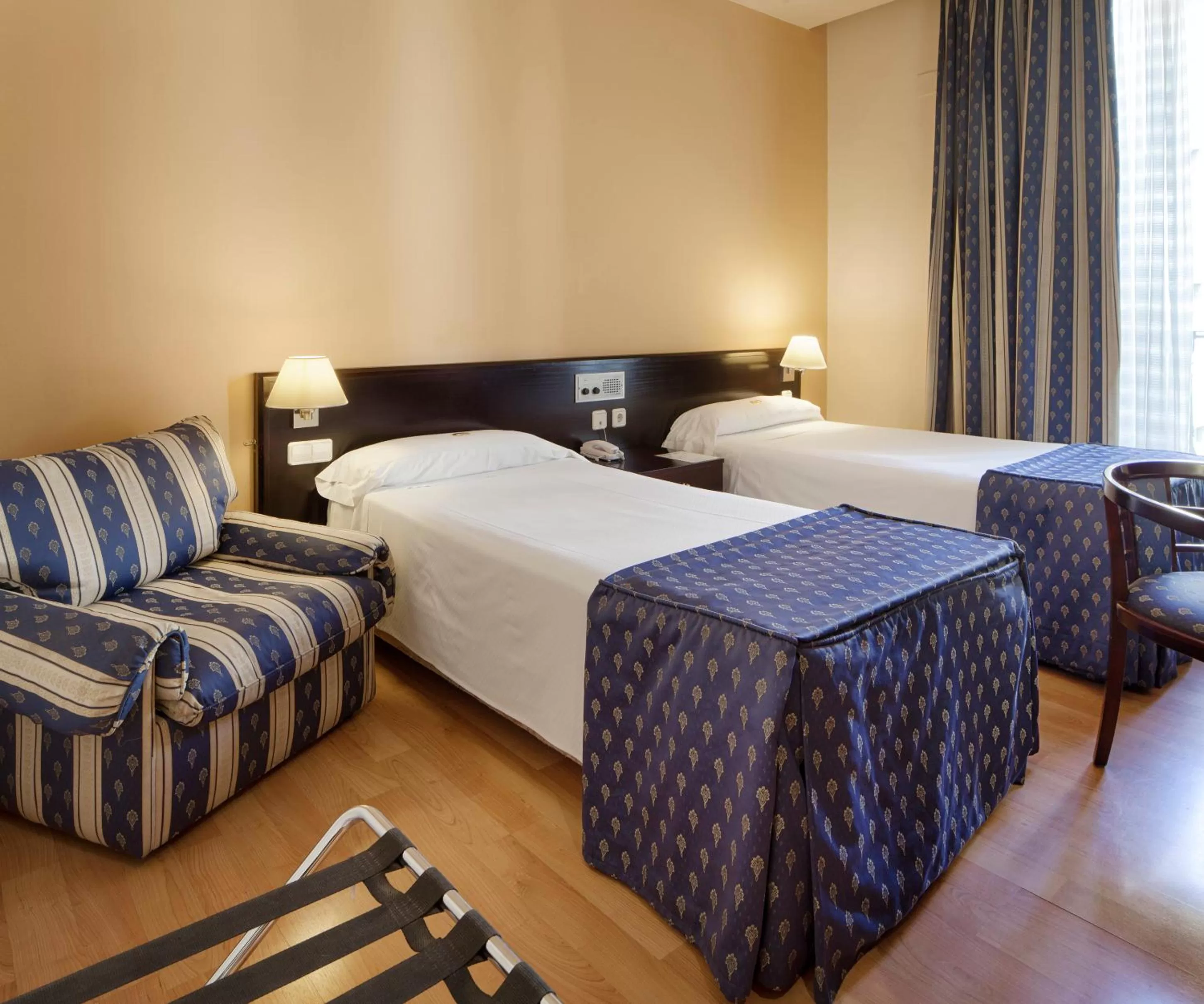 Bed in Atlantis by Atbcn