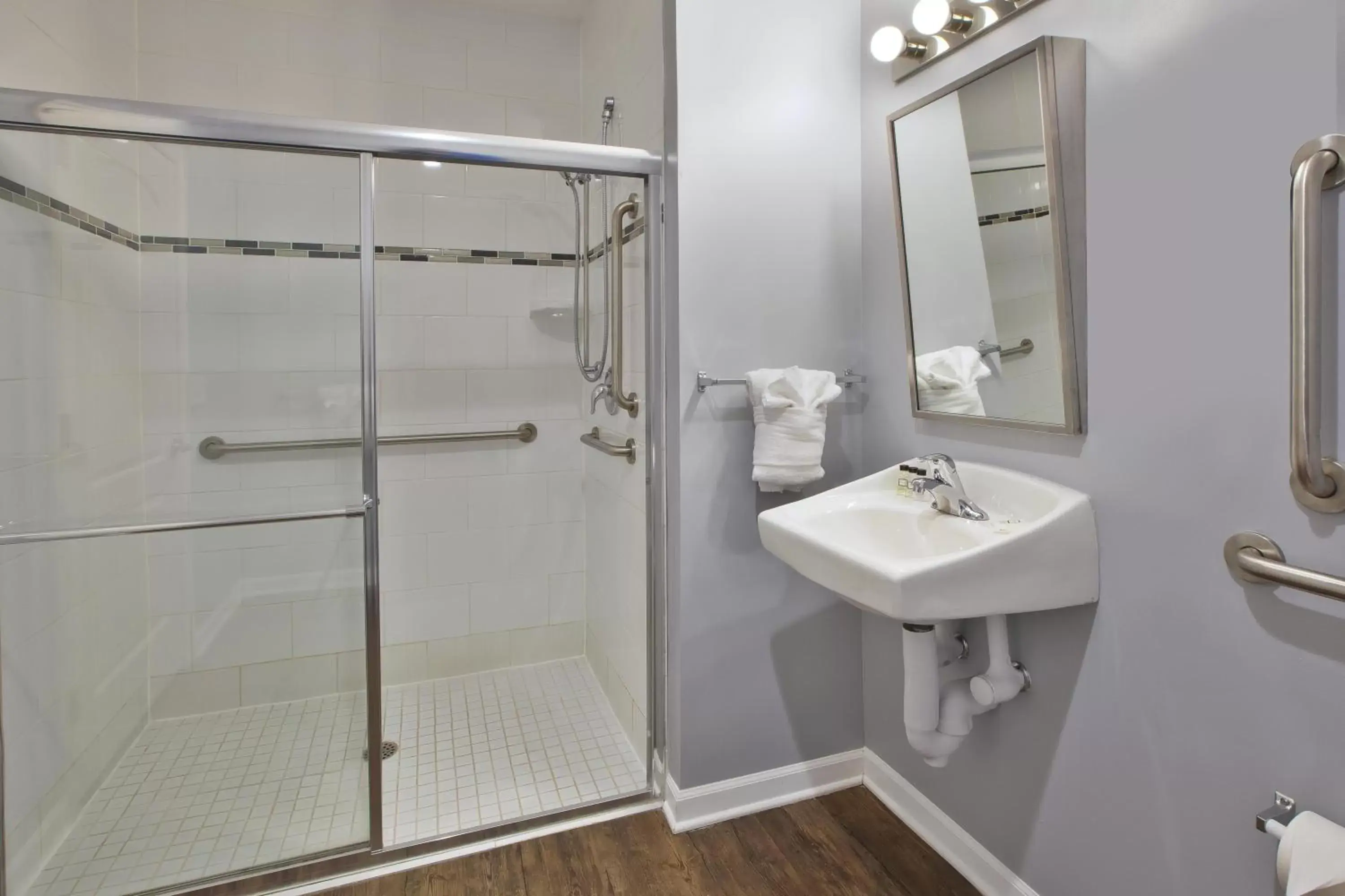 Double Room - Disability Access in Hotel Chicago West Loop, SureStay Collection by Best Western Double Room - Disability Access in Hotel Chicago West Loop, SureStay Collection by Best Western