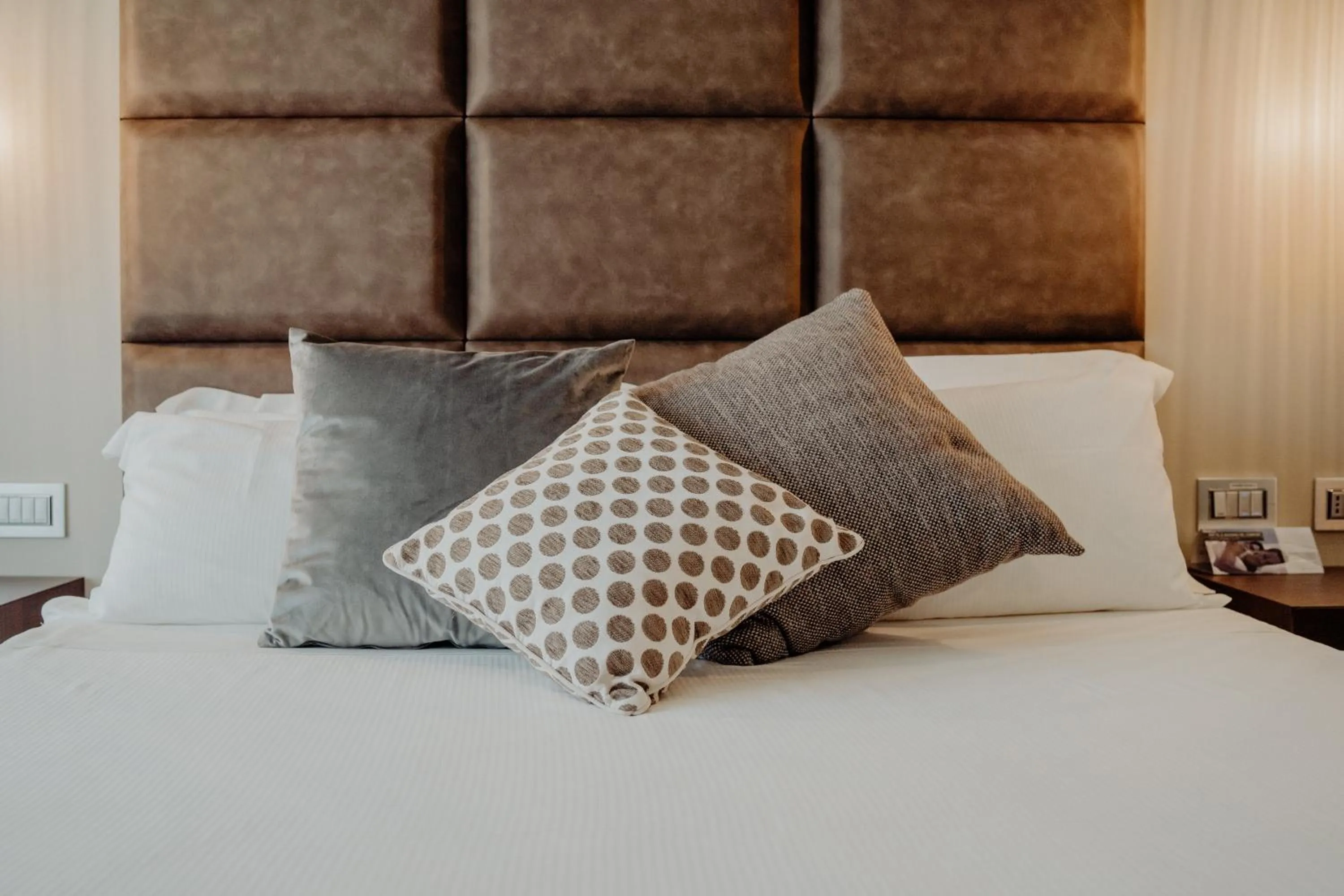 Bed in Hotel Niagara