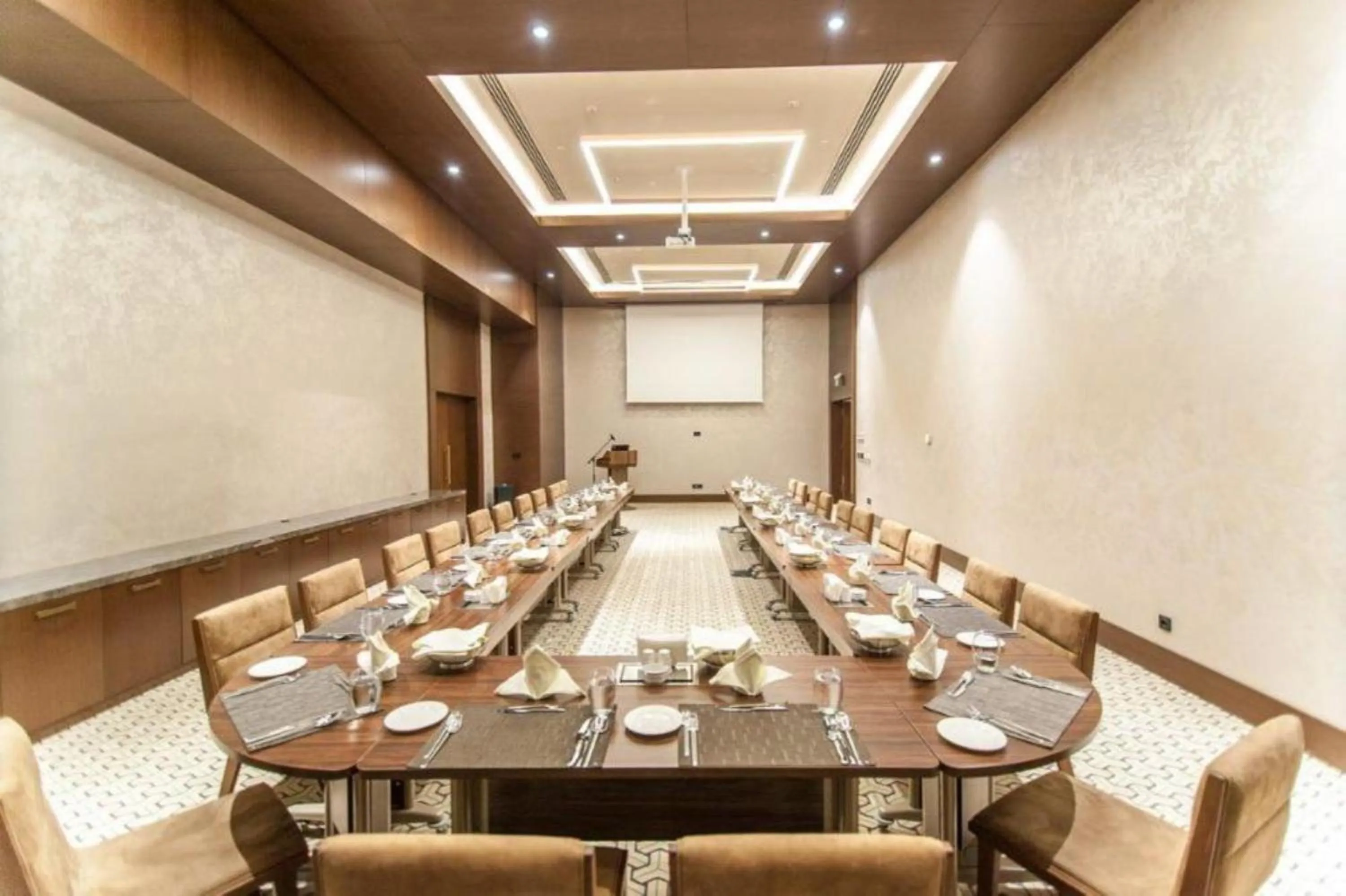 Meeting/conference room in Grand Hotel & Convention Center Karaman