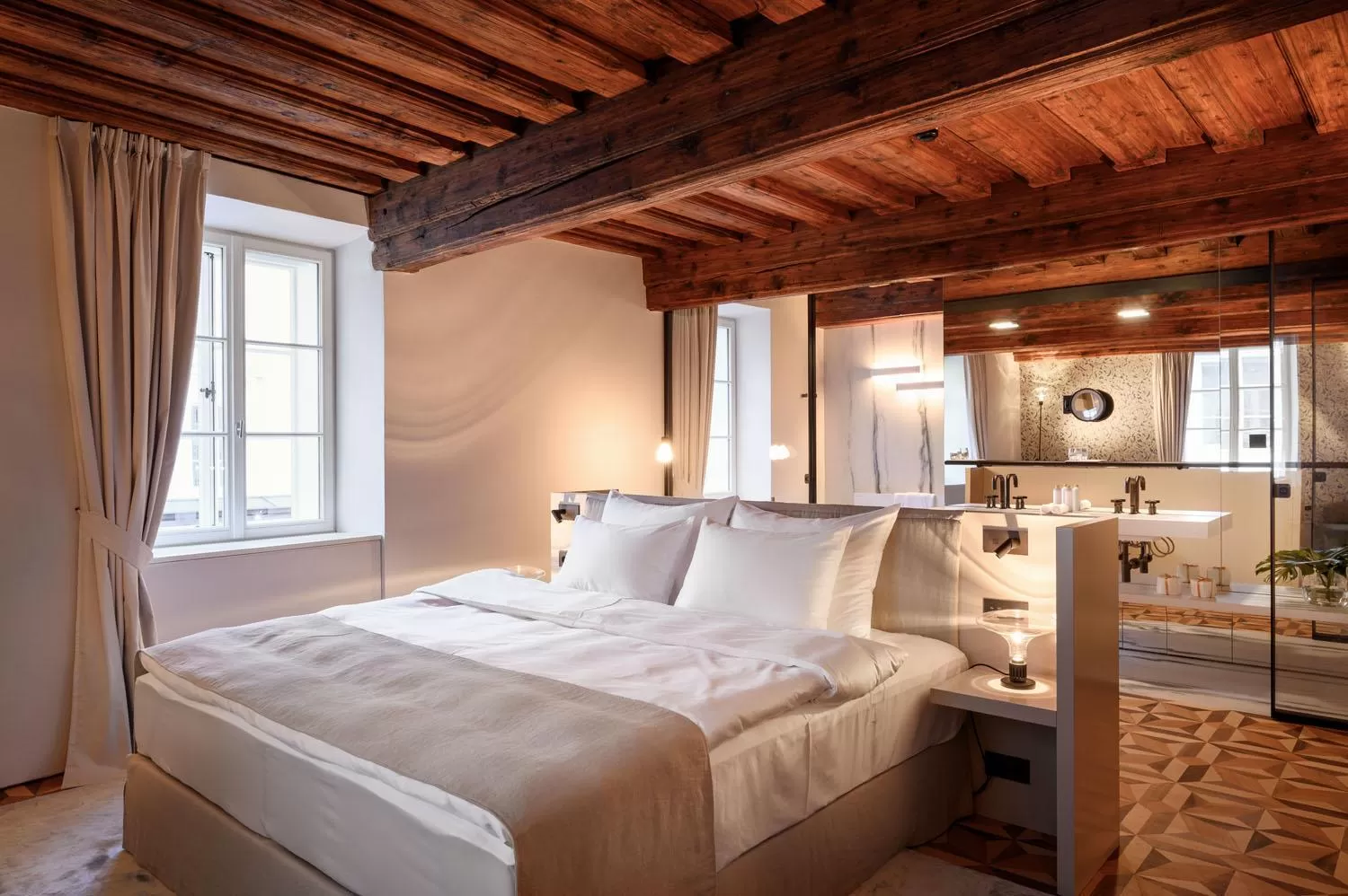 Bed in Zlata Ladjica Boutique Hotel