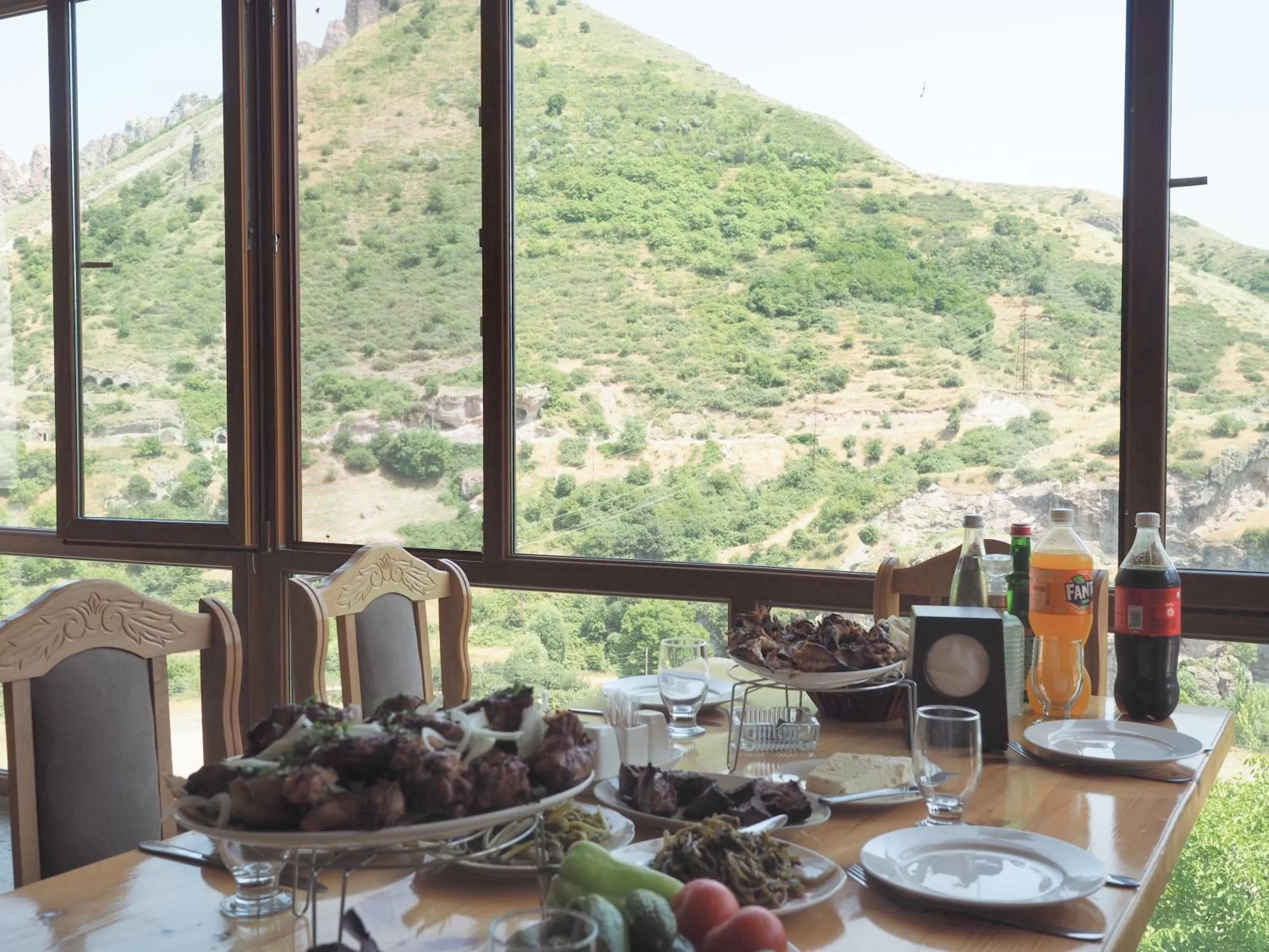 Restaurant/places to eat in Kirch Hotel & Restaurant