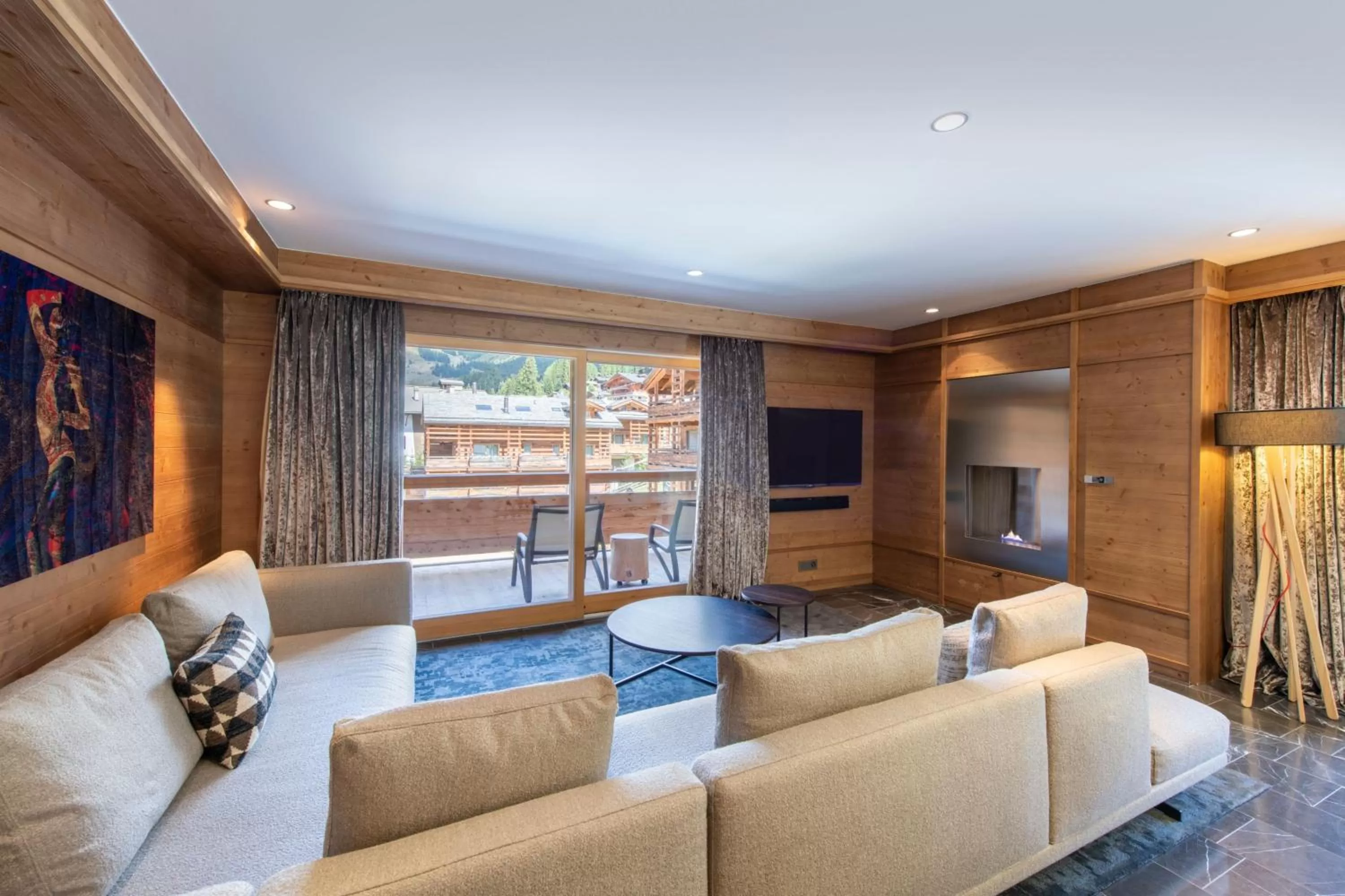 Photo of the whole room in W Verbier