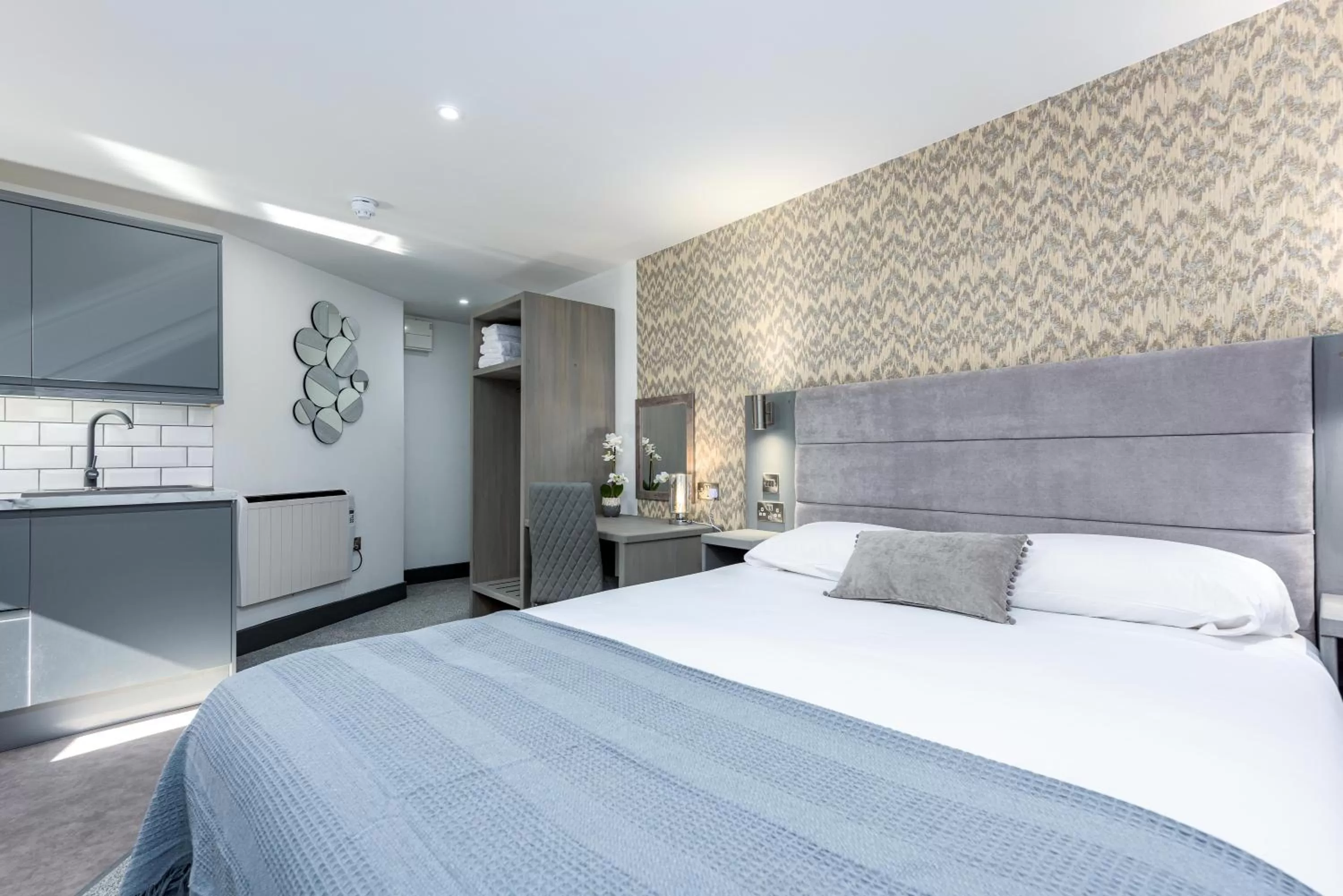 Bedroom, Bed in The Stanley Hotel