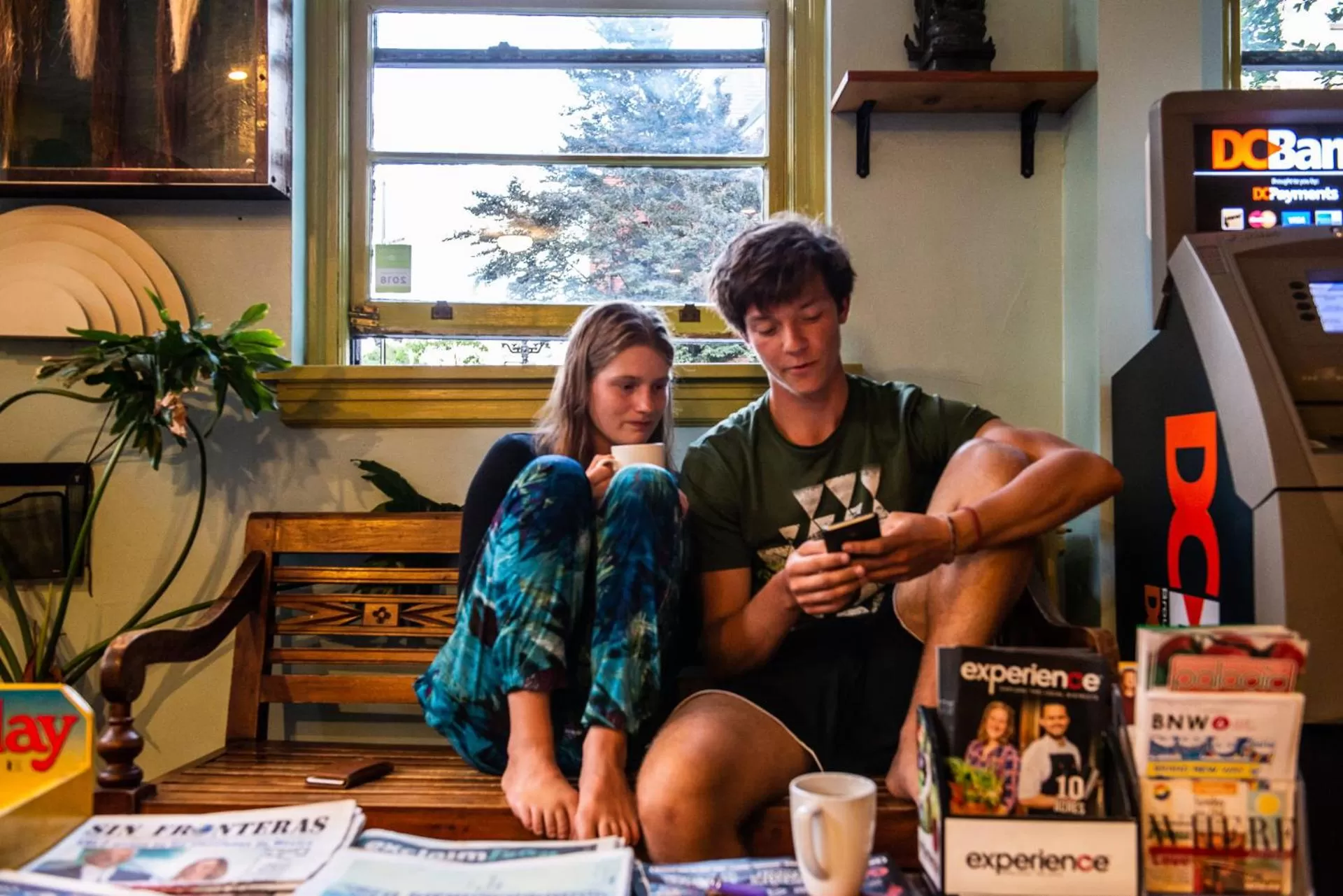 People in Ocean Island Inn | Backpackers | Suites