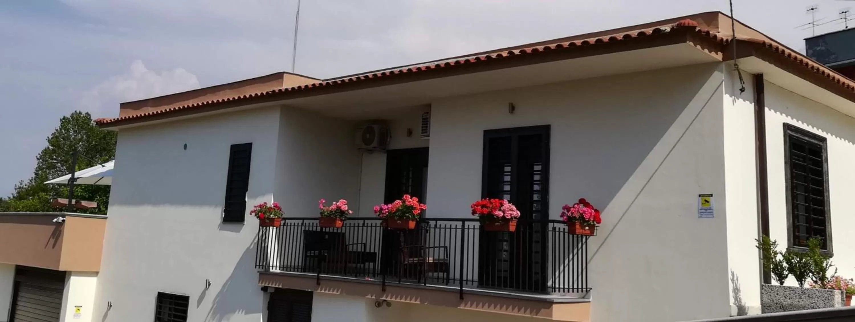 Facade/entrance in Sylva Mala Home