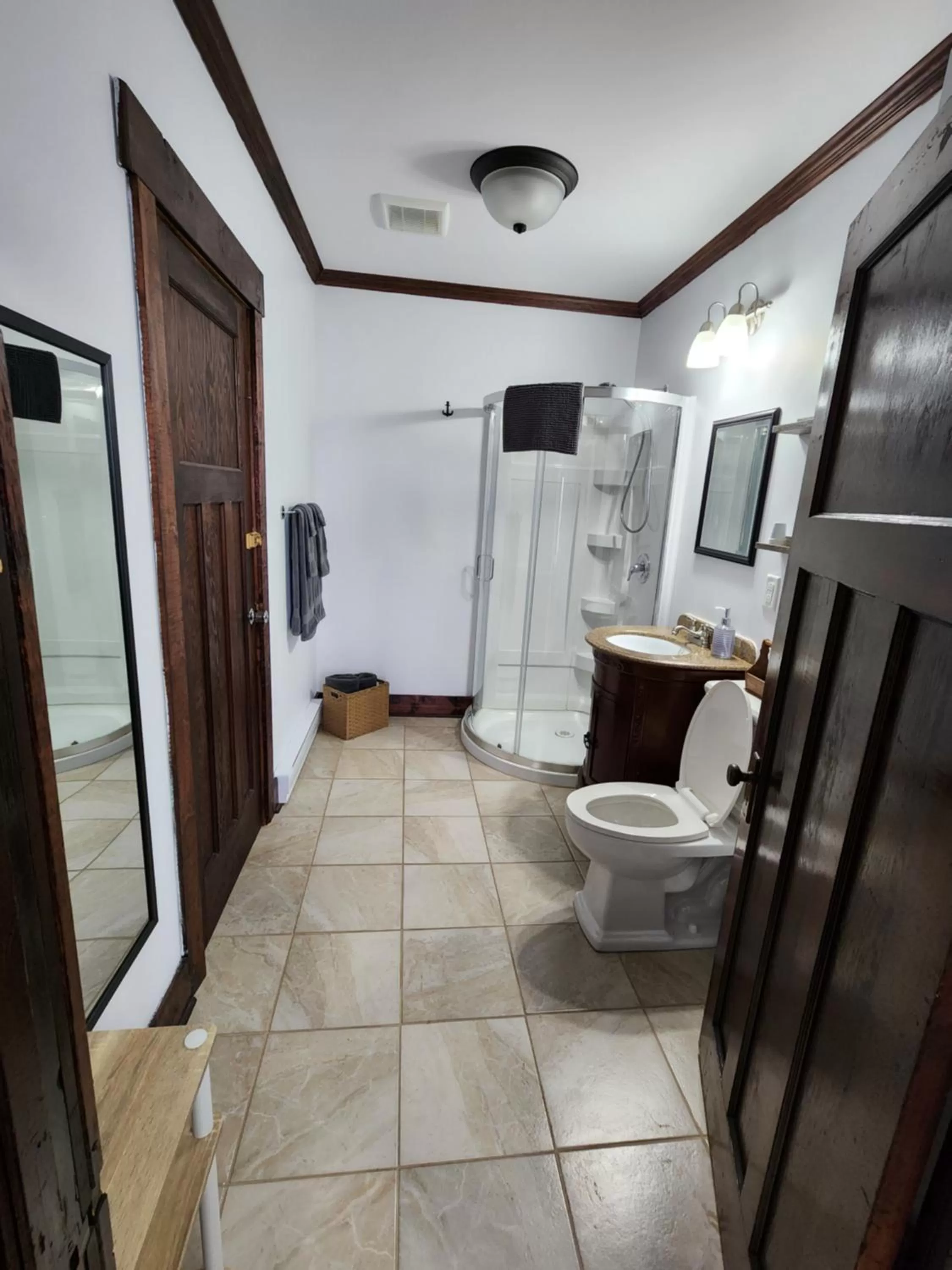 Shower in The Harbourside Inn