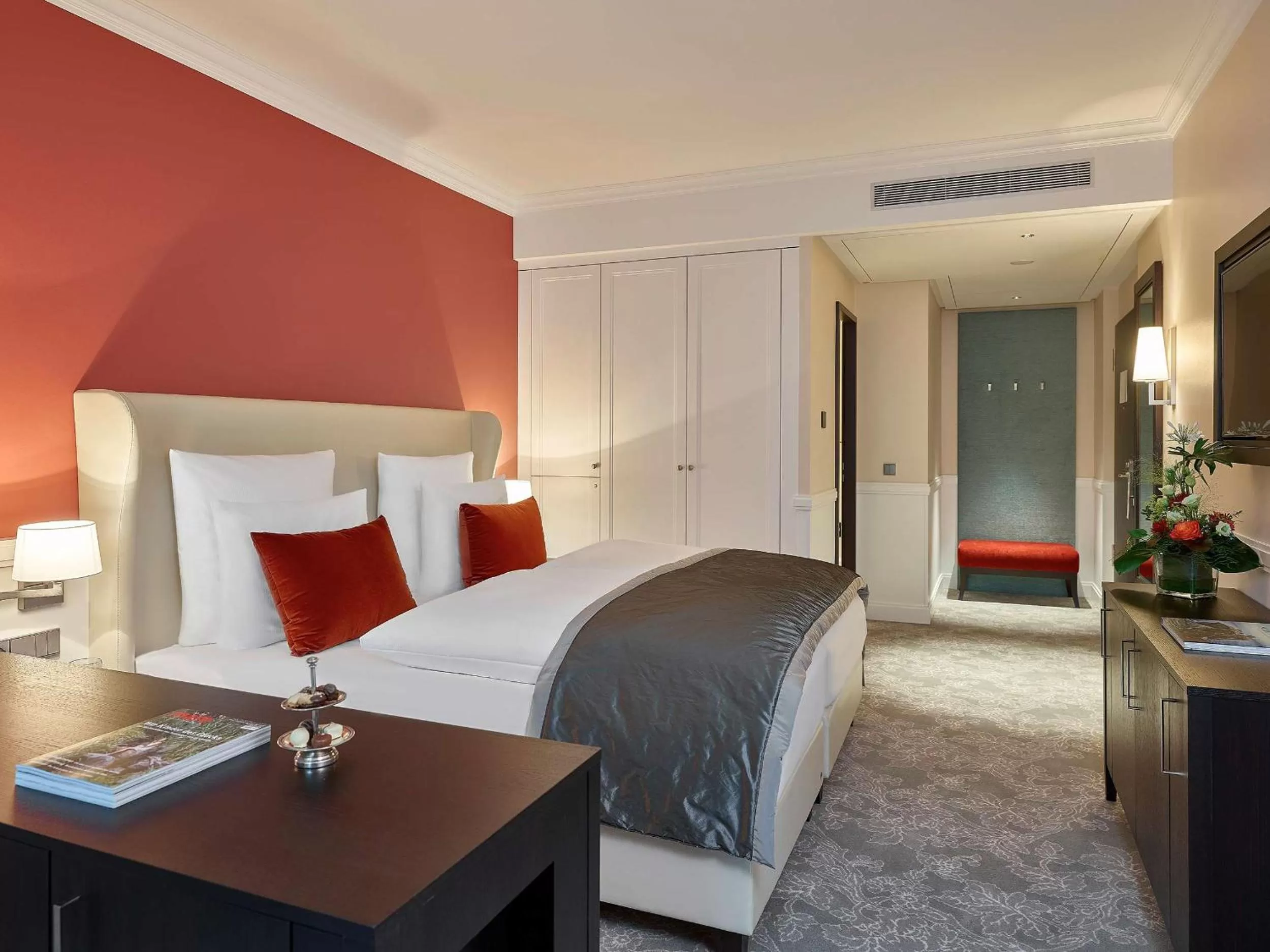 Photo of the whole room, Bed in Dorint Hotel Frankfurt/Oberursel