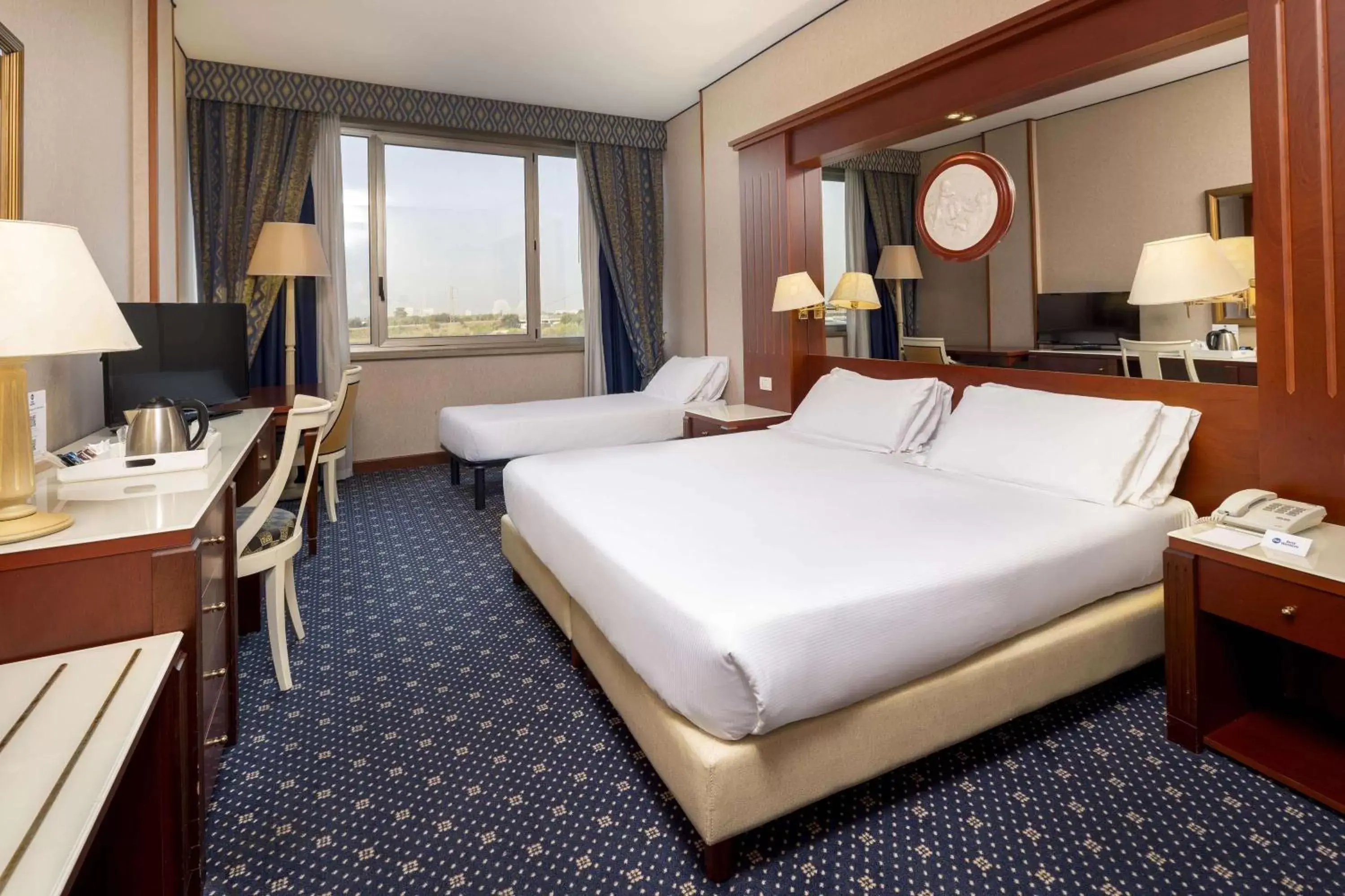 Triple Room with 1 King and 1 Single Bed in Best Western CTC Hotel Verona Triple Room with 1 King and 1 Single Bed in Best Western CTC Hotel Verona