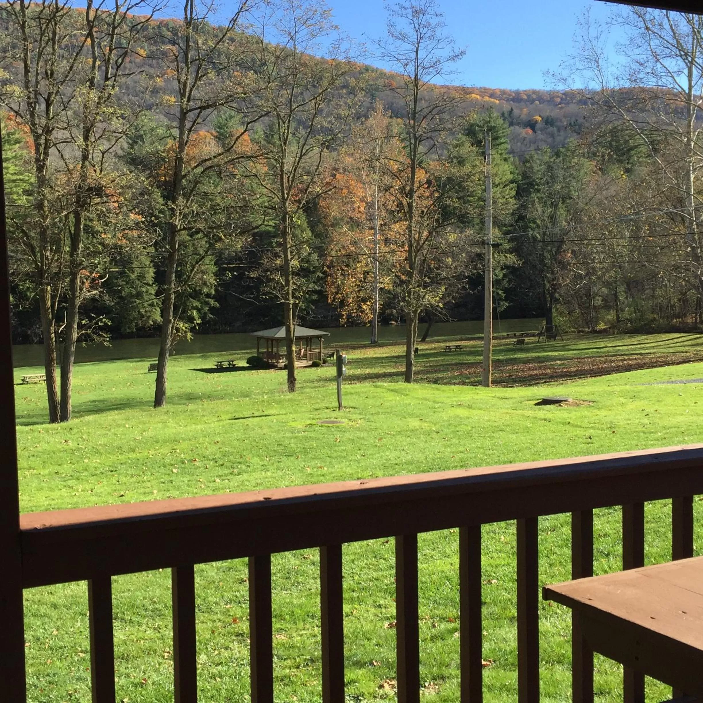 River view in Rough Cut Lodge