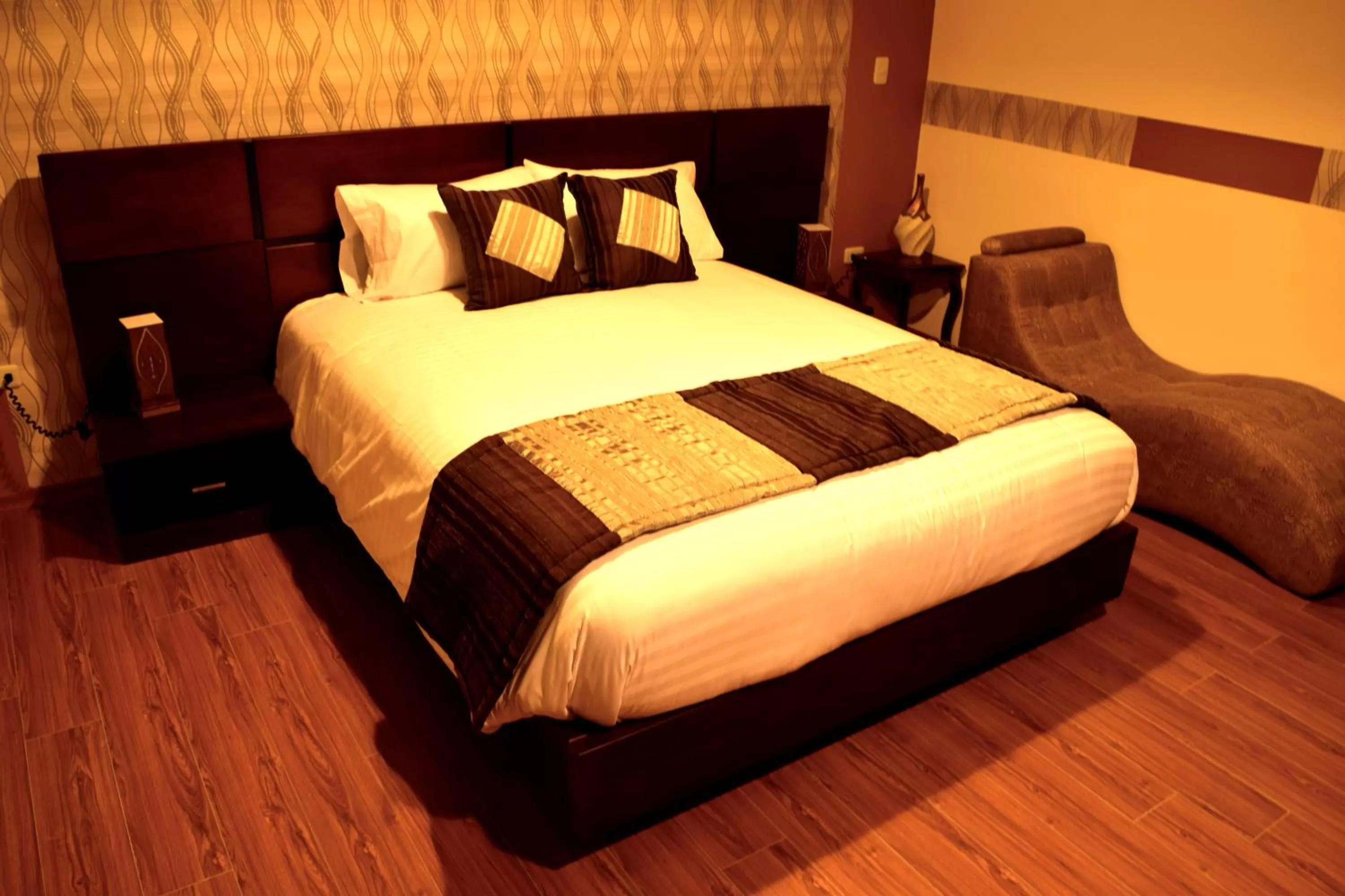 Bedroom, Bed in La Kapital Hotel