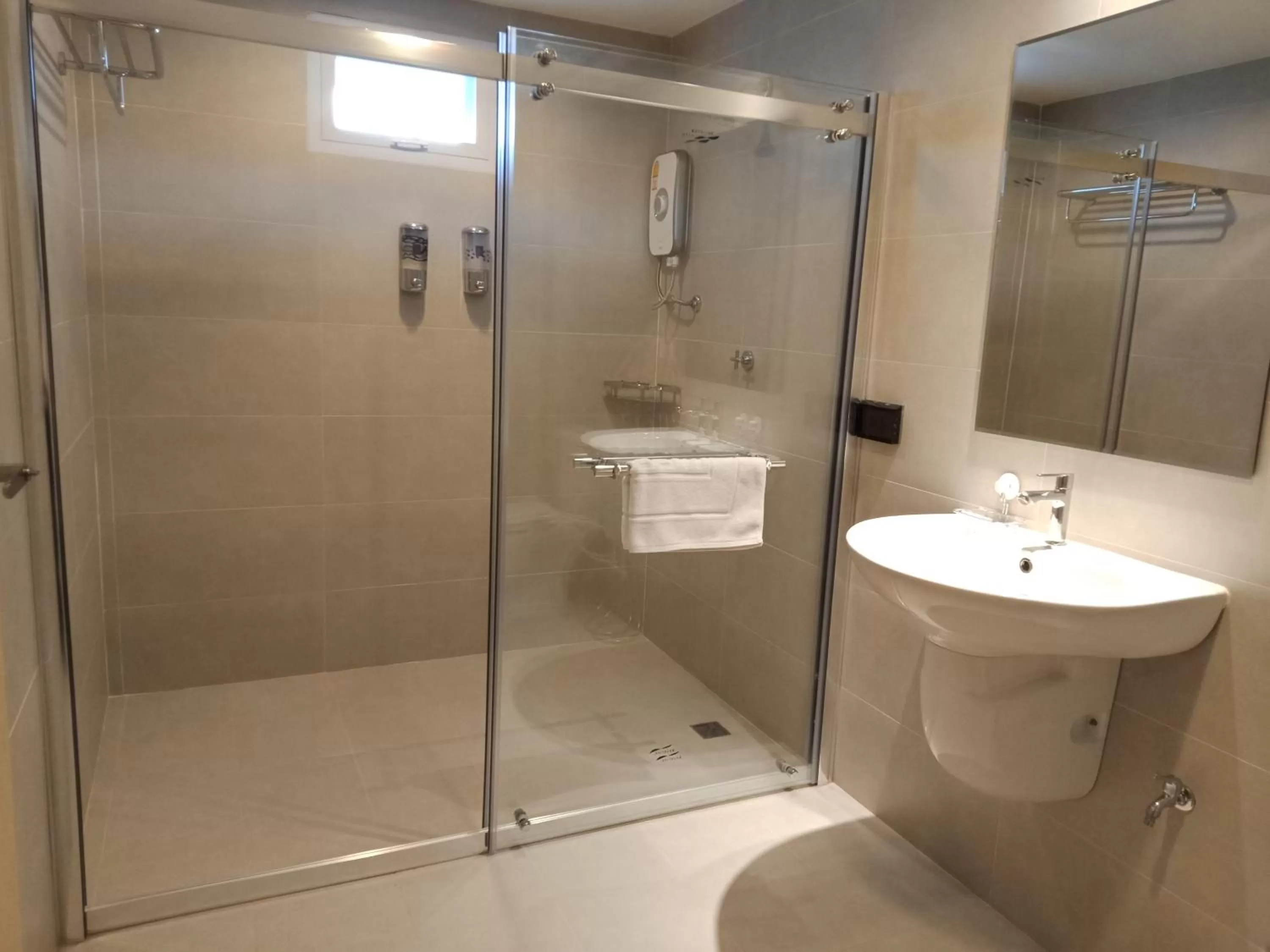 Bathroom in The White Garden Premier Saraburi