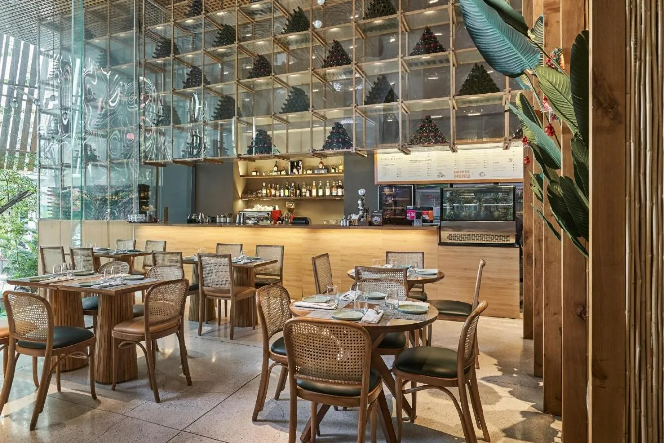 Restaurant/places to eat in Sky Gem Hotel Sora