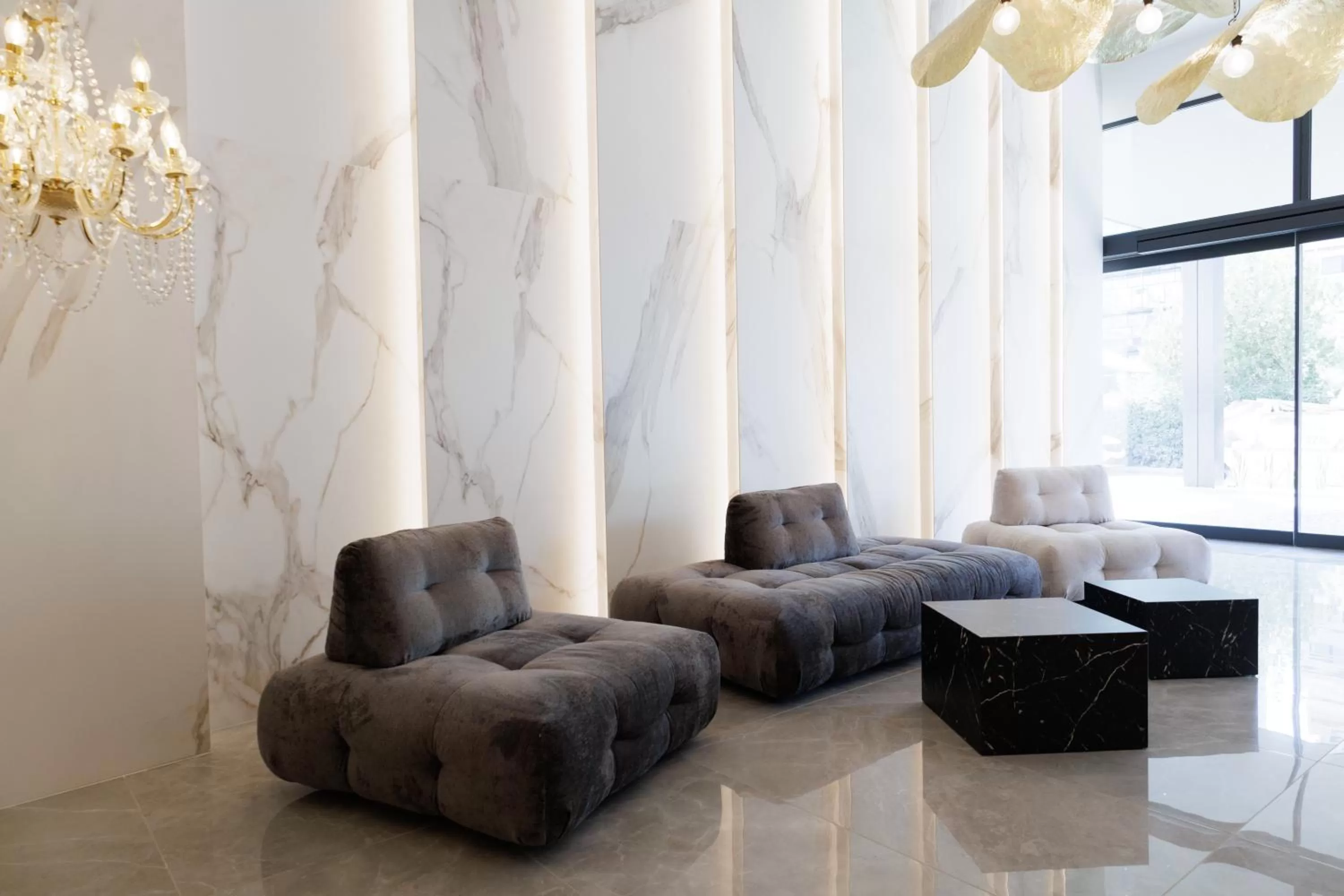 Property building, Seating Area in LUX&EASY Signature Syngrou 234