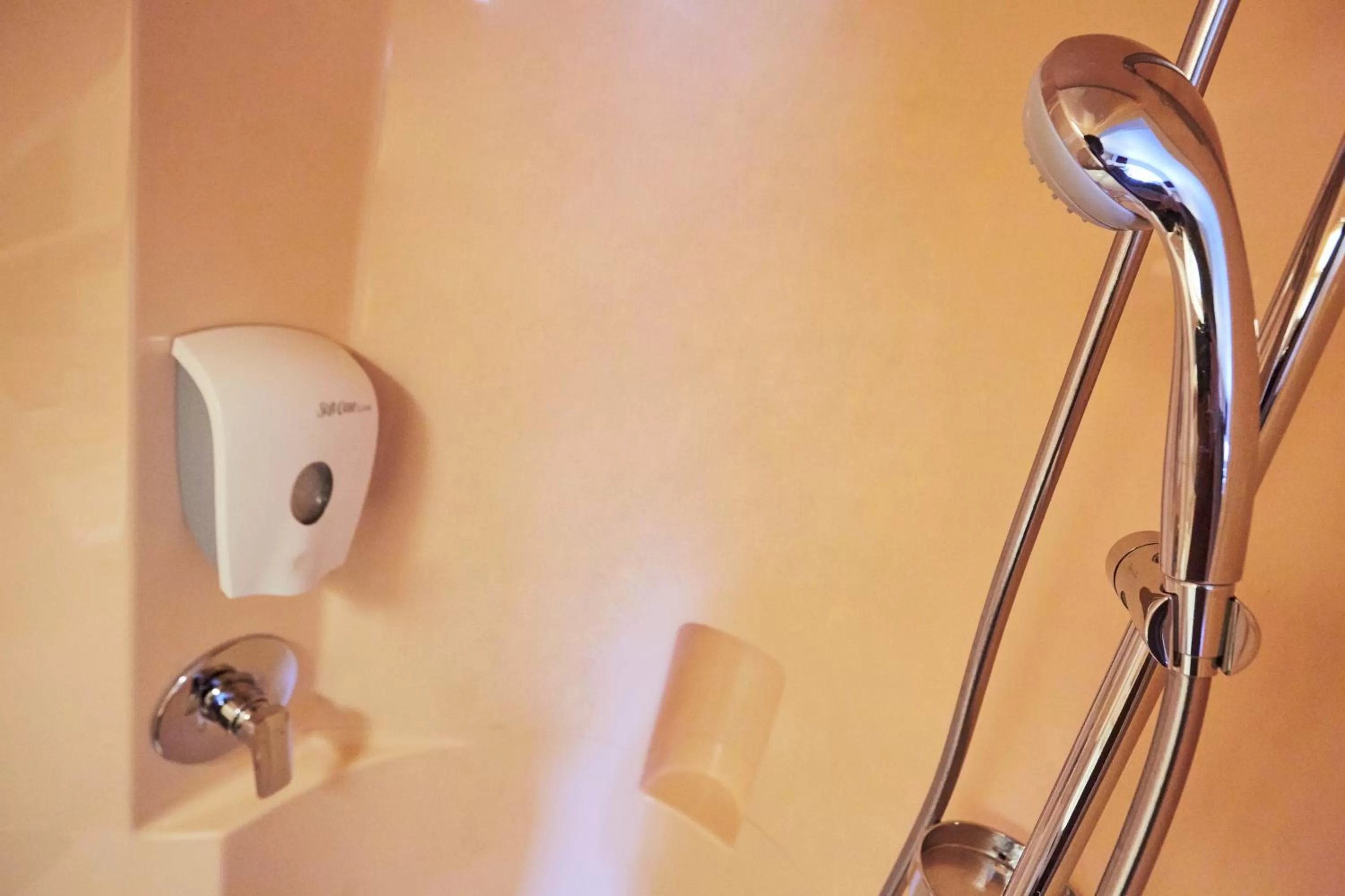 Shower in Premiere Classe Roissy CDG - Paris Nord 2 - Parc des Expositions