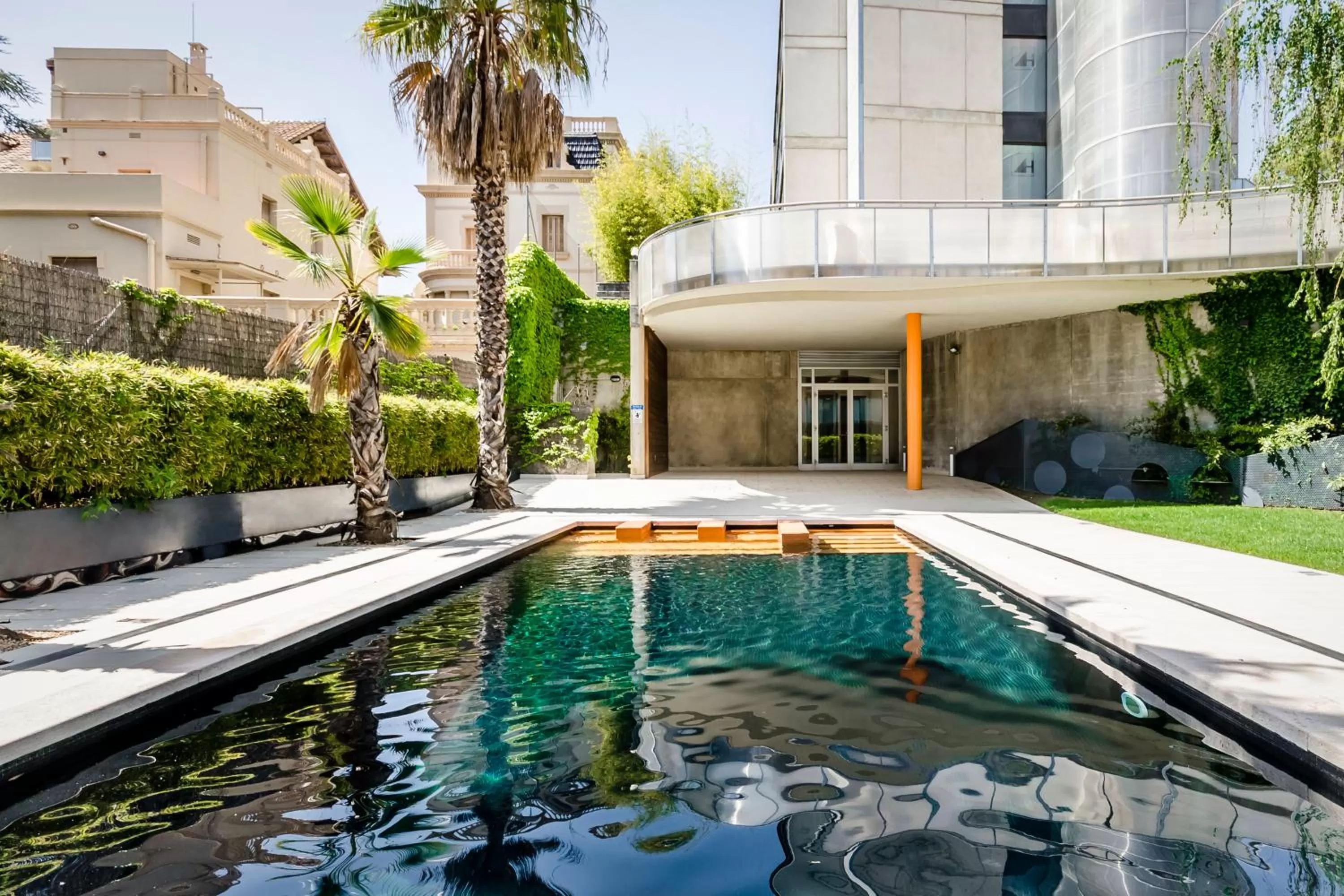 Property building in Ikonik Anglí