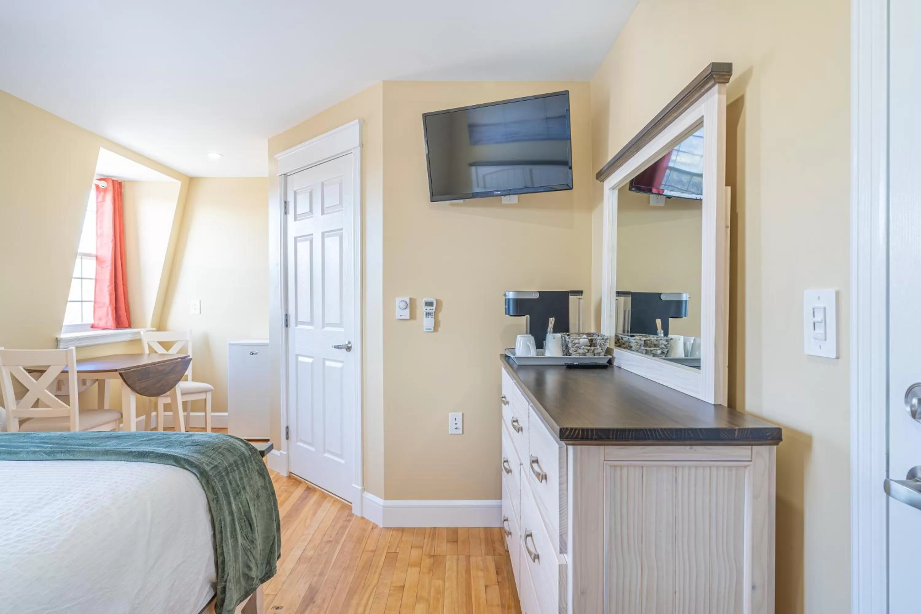 Bed in Riverside Inn