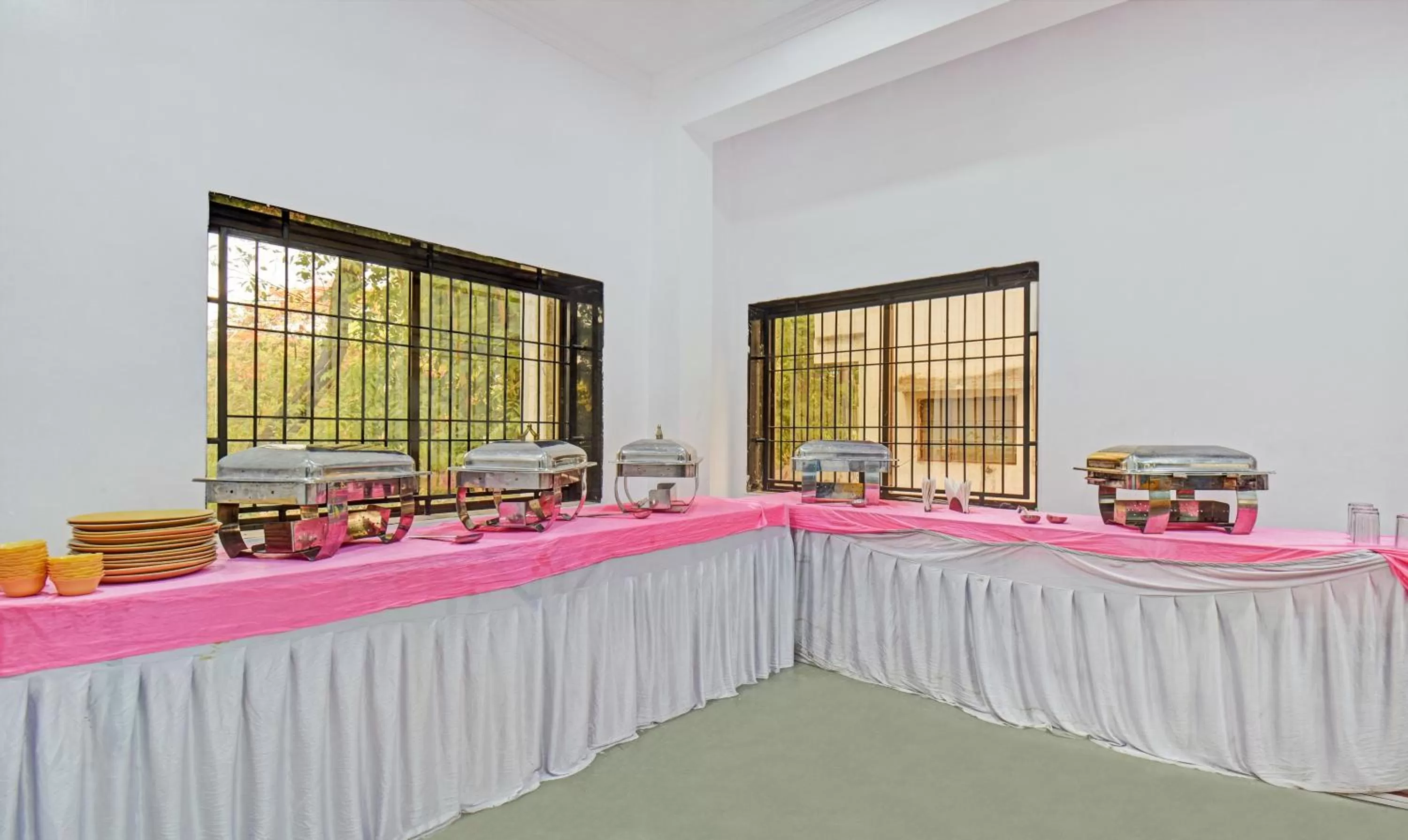 Restaurant/places to eat in Treebo Villa Inn Aurangabad