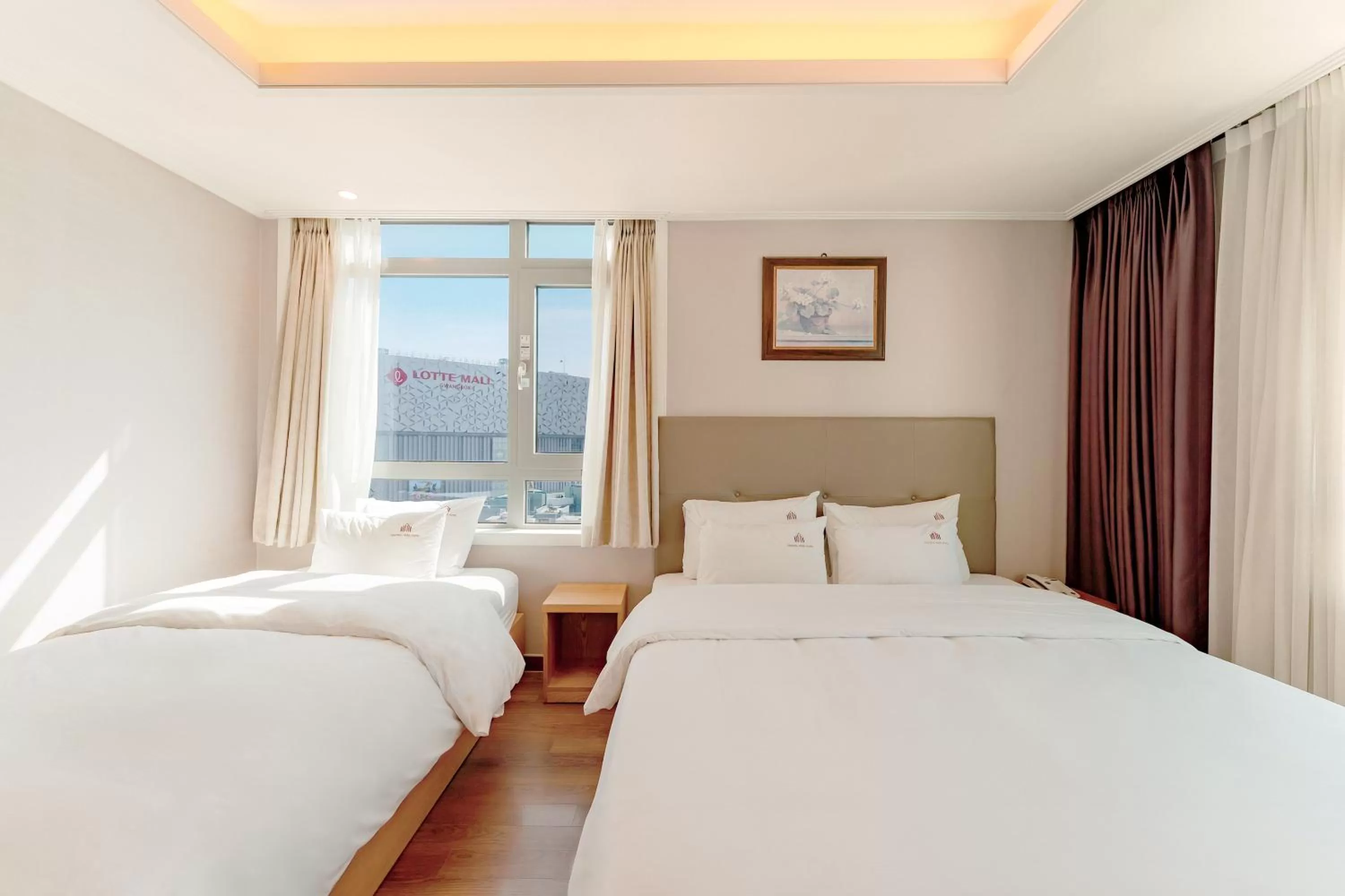 Bed in Central Park Hotel Busan