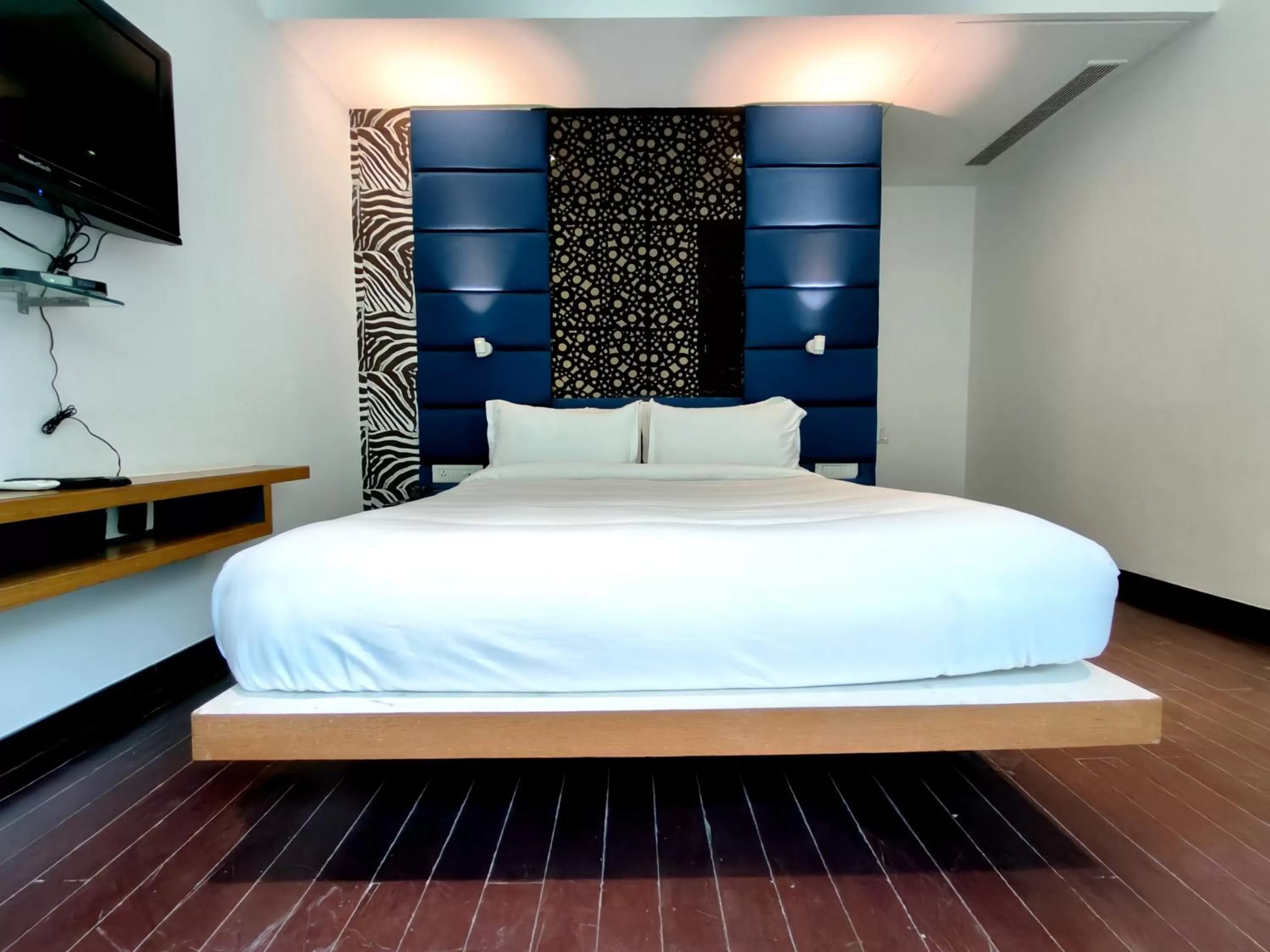 Bed in The Sky Imperial Hotel Yahvi