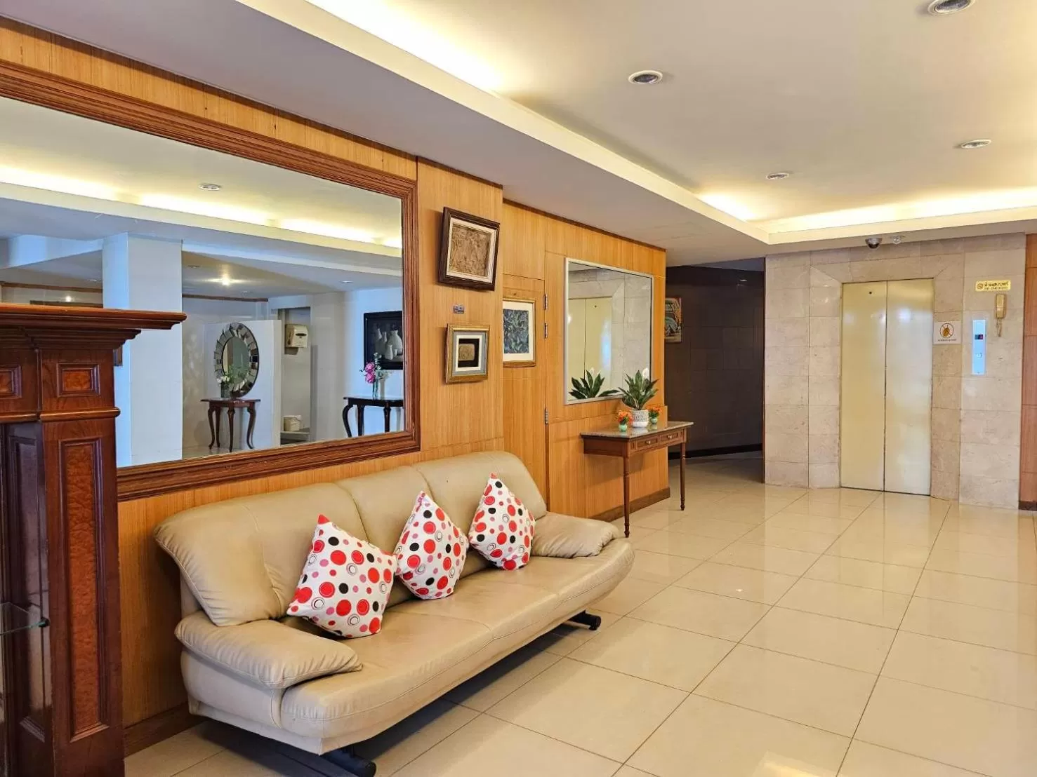 Lobby/Reception in Dynasty Inn