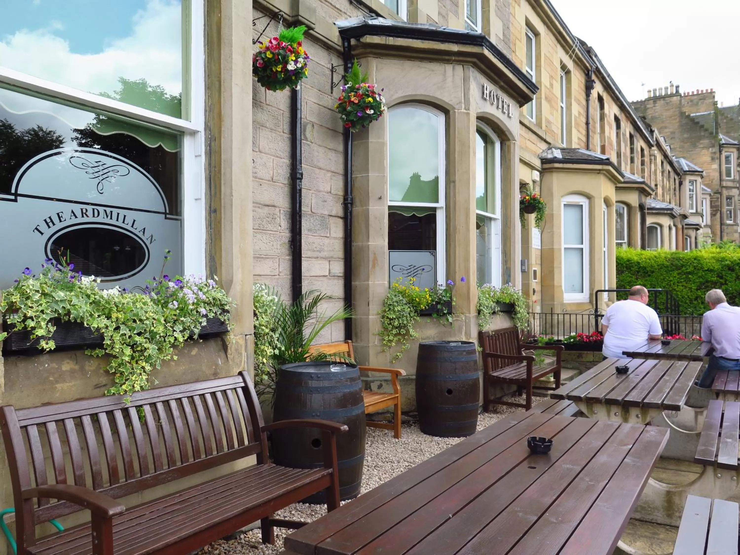 Patio in Ardmillan Hotel