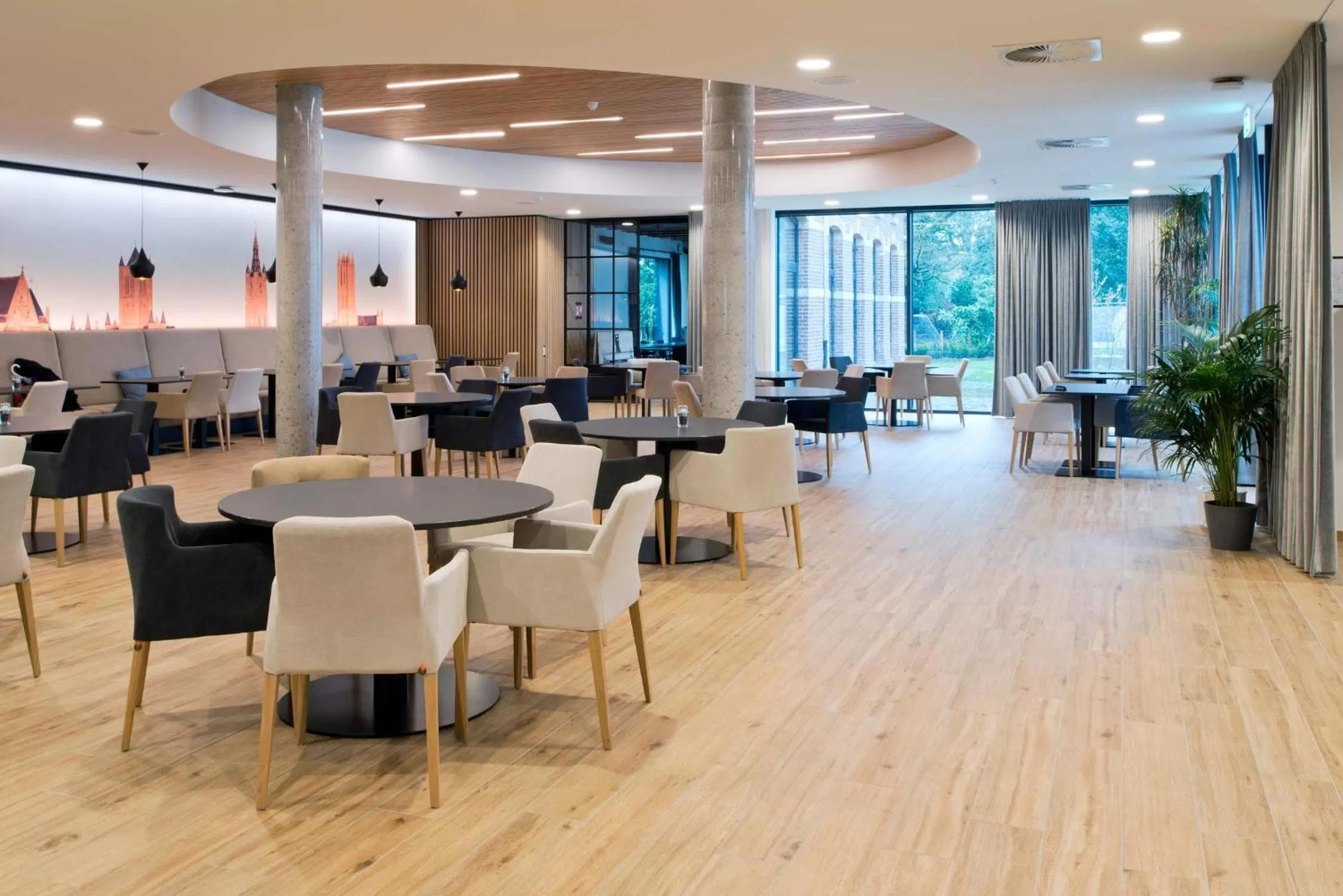 Restaurant/places to eat in Hotel Den Briel