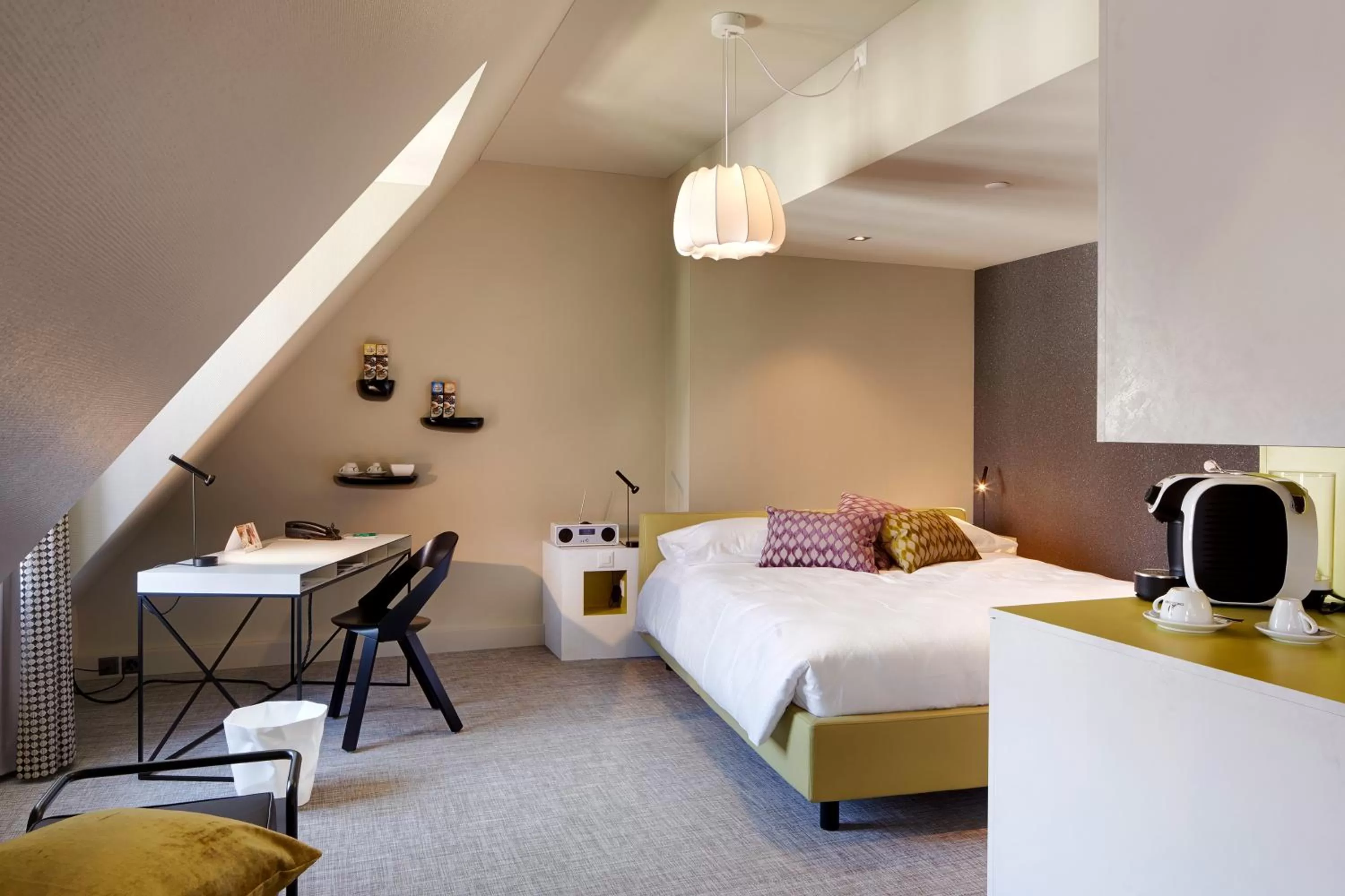 Bed in Hotel Continental Park