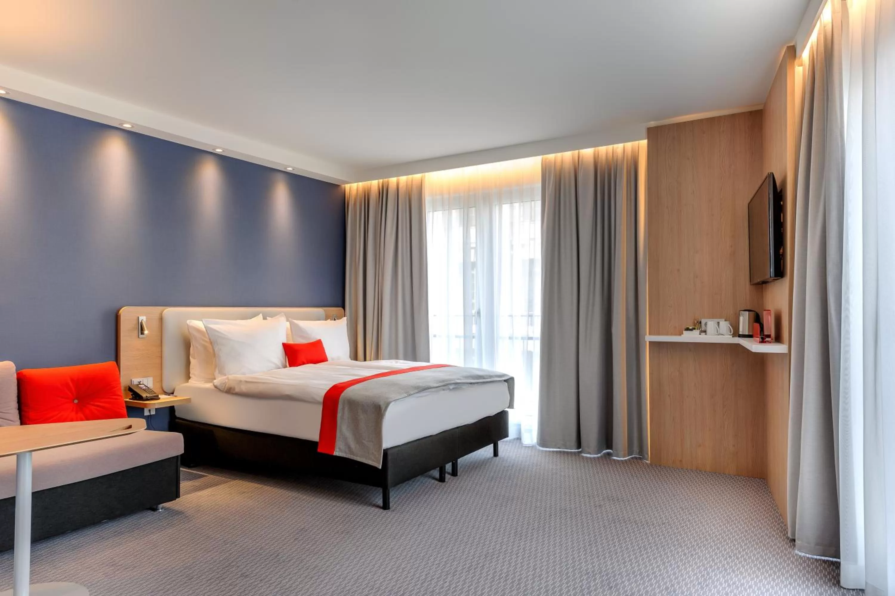 Photo of the whole room, Bed in Holiday Inn Express - Berlin - Alexanderplatz by IHG