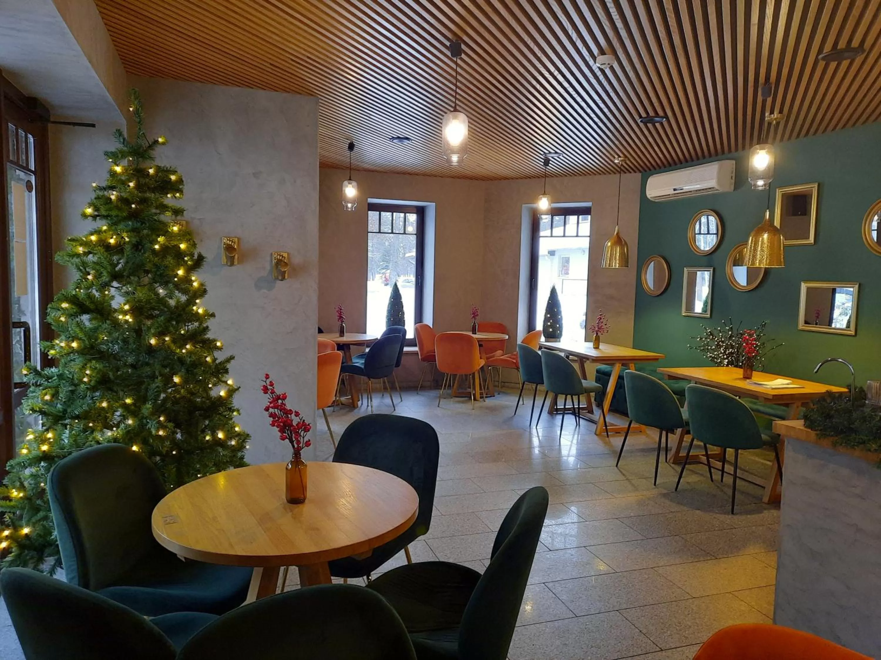 Restaurant/places to eat in Hotel Pils with Self-Check in