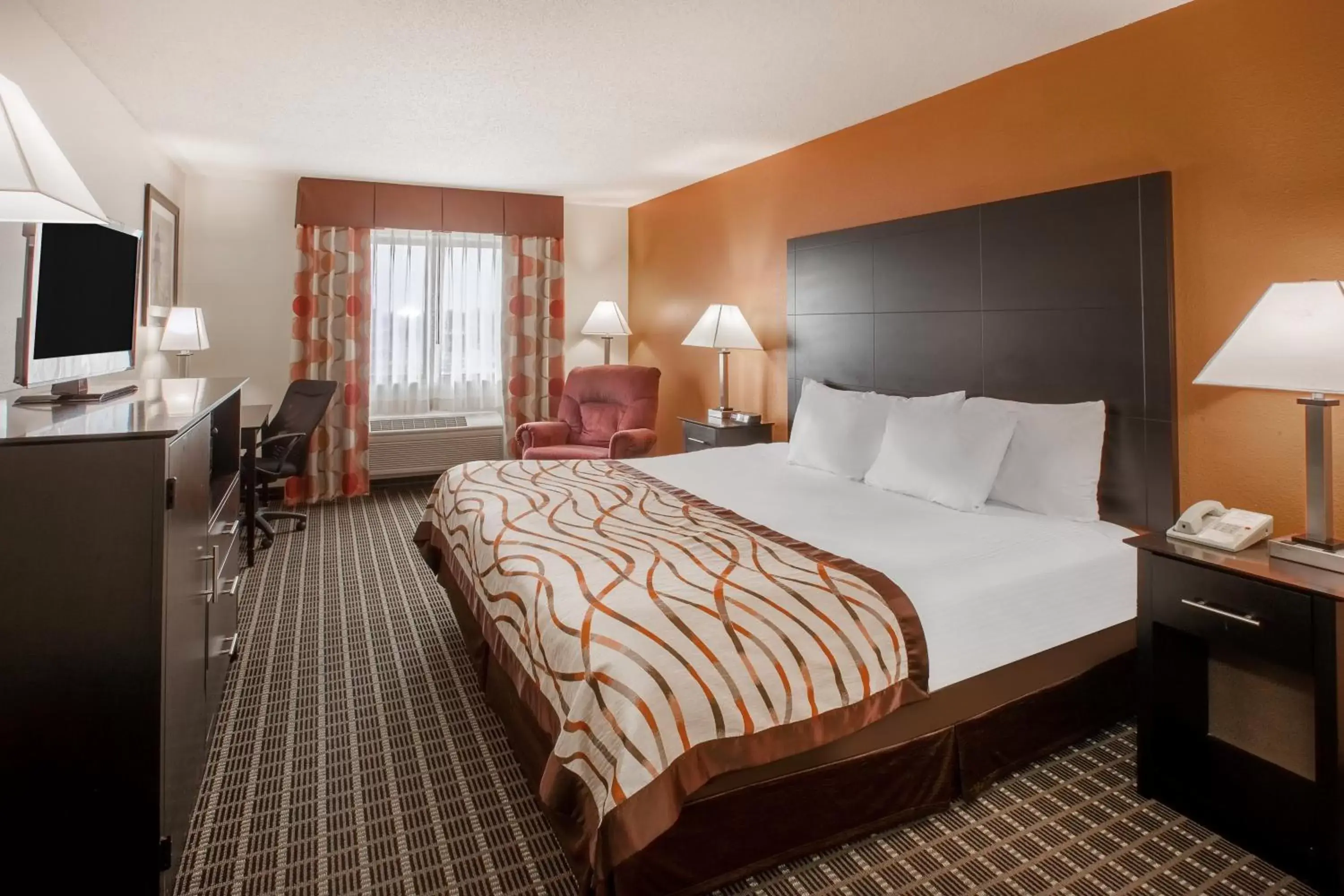 King Room - Non-Smoking in Baymont by Wyndham South Haven King Room - Non-Smoking in Baymont by Wyndham South Haven