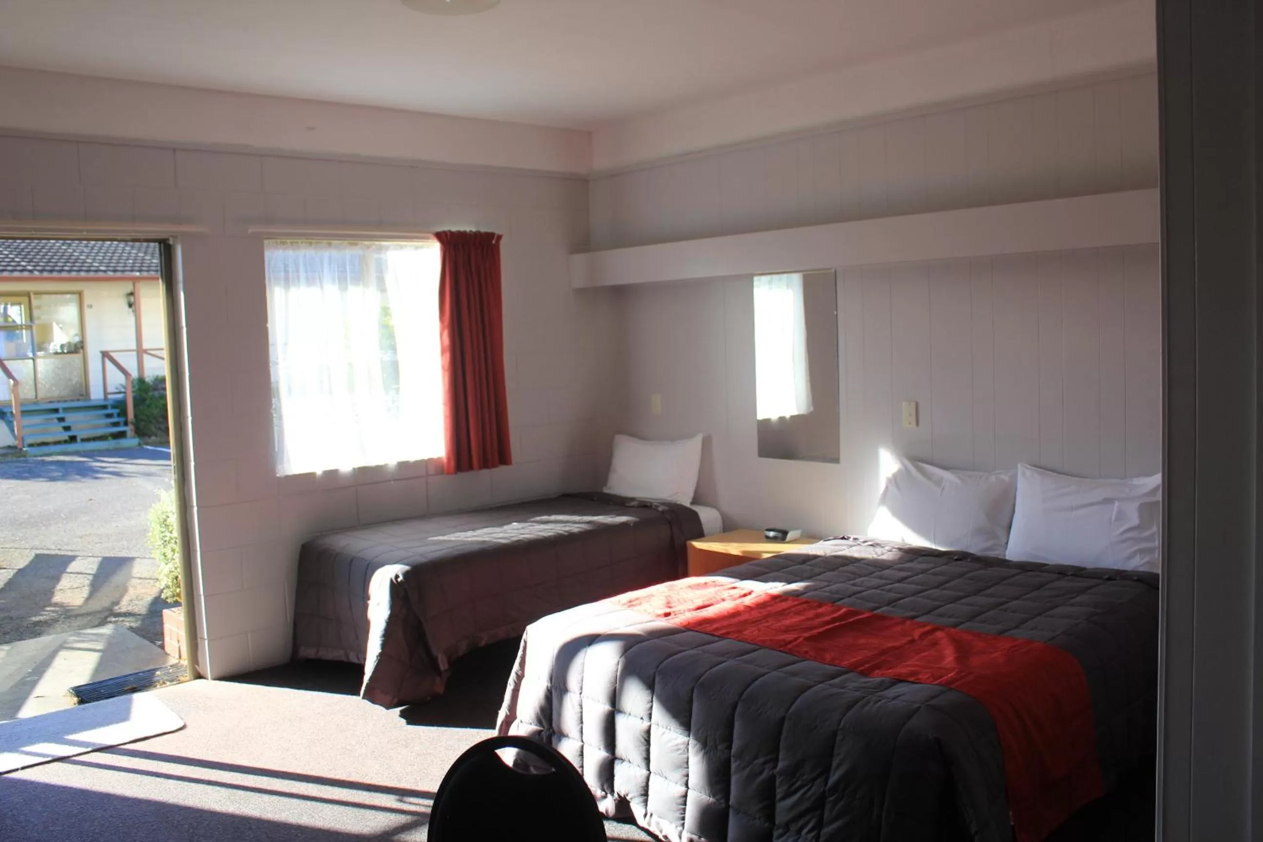 Bed in Coronation Court Motel