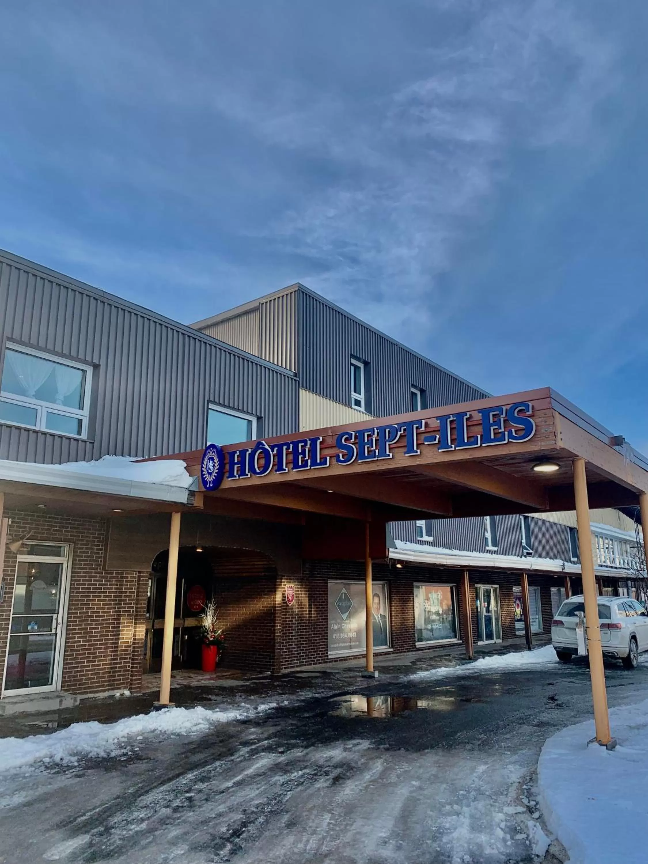 Property building in Hôtel Sept-Îles