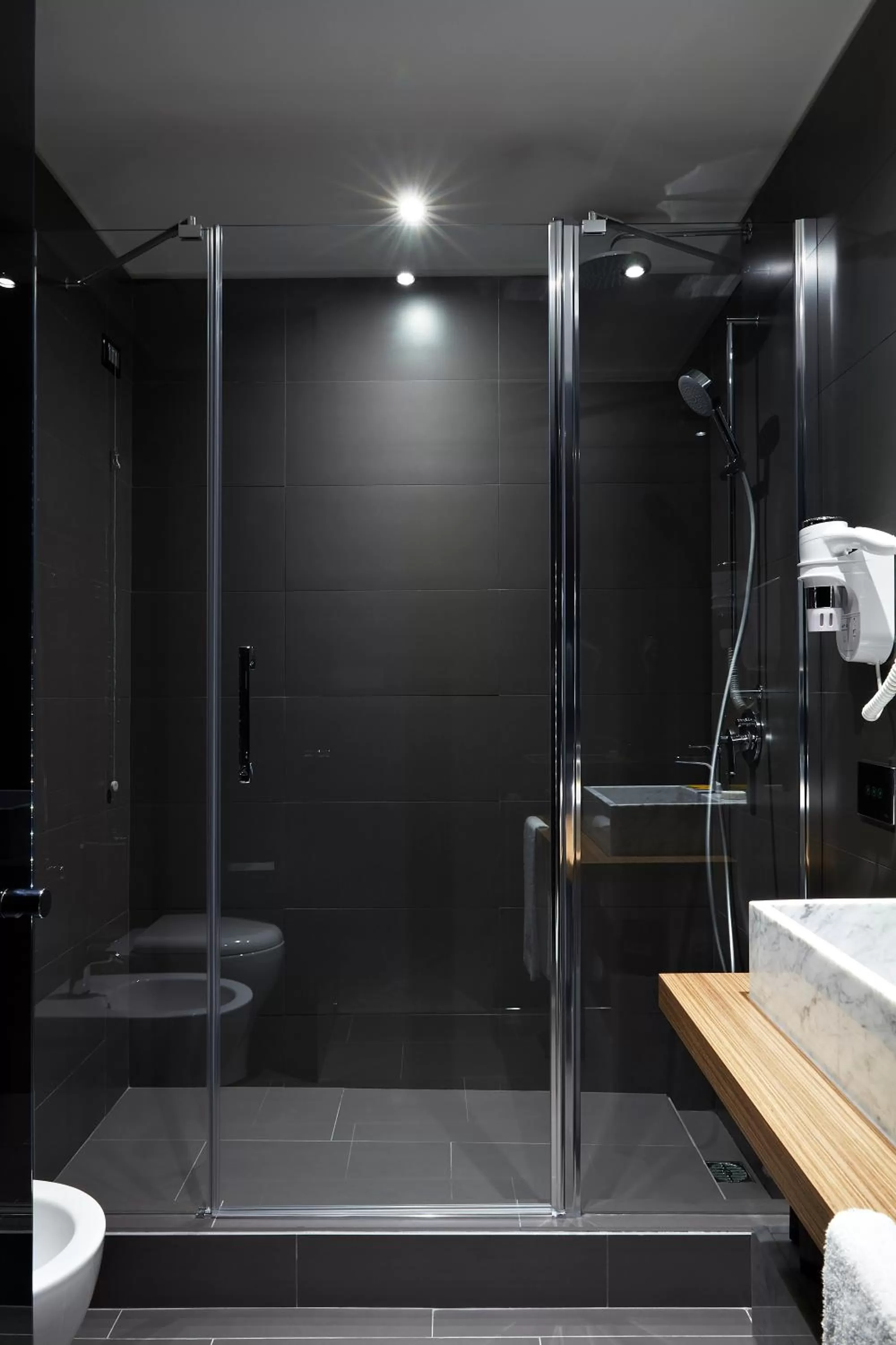 Shower in Hotel The Building