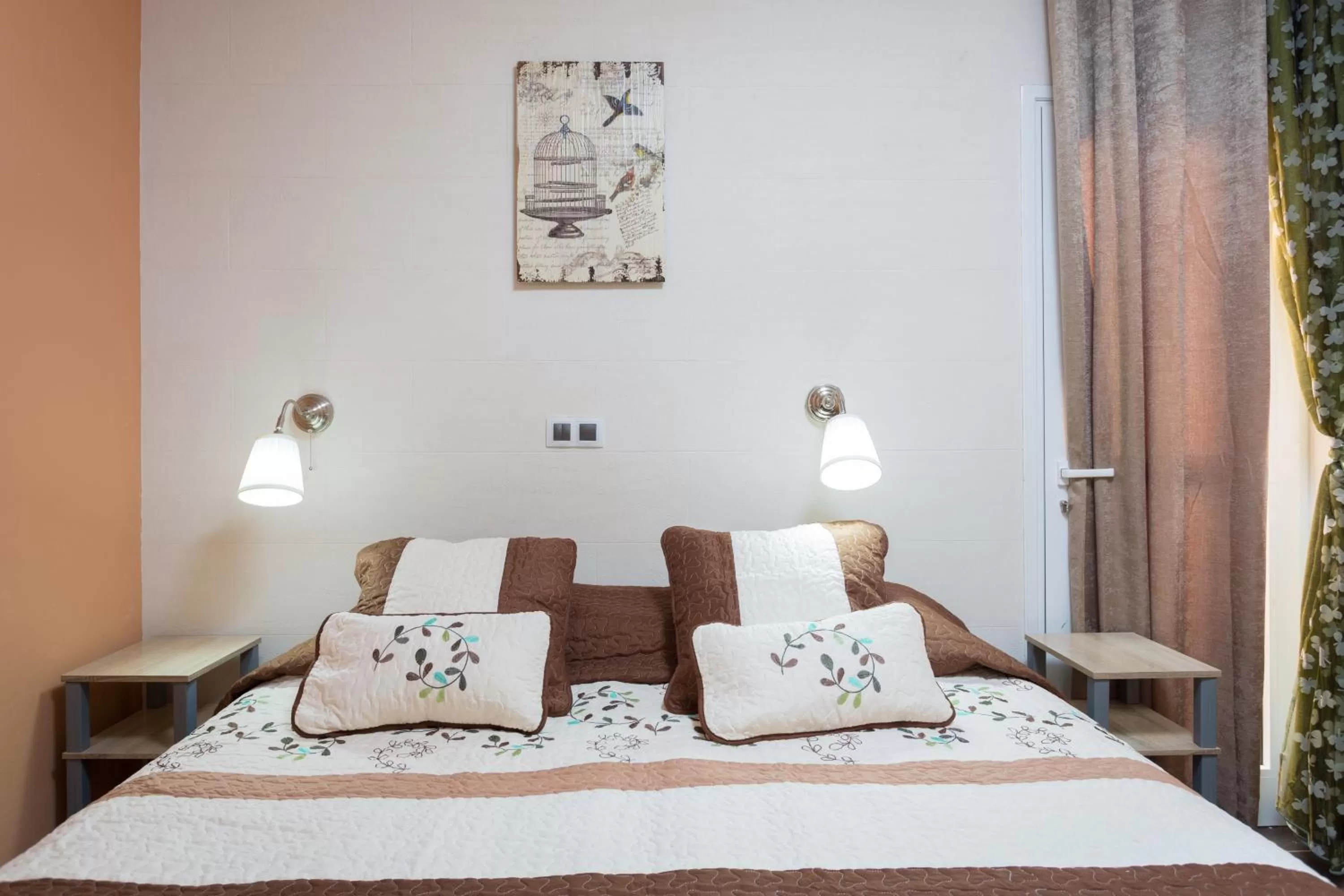 Bed in Yucca Park ApartHotel