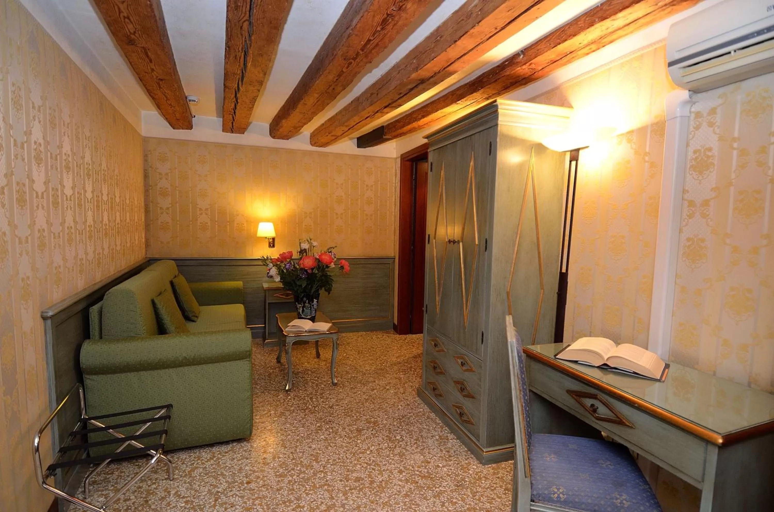 Decorative detail in Locanda La Corte