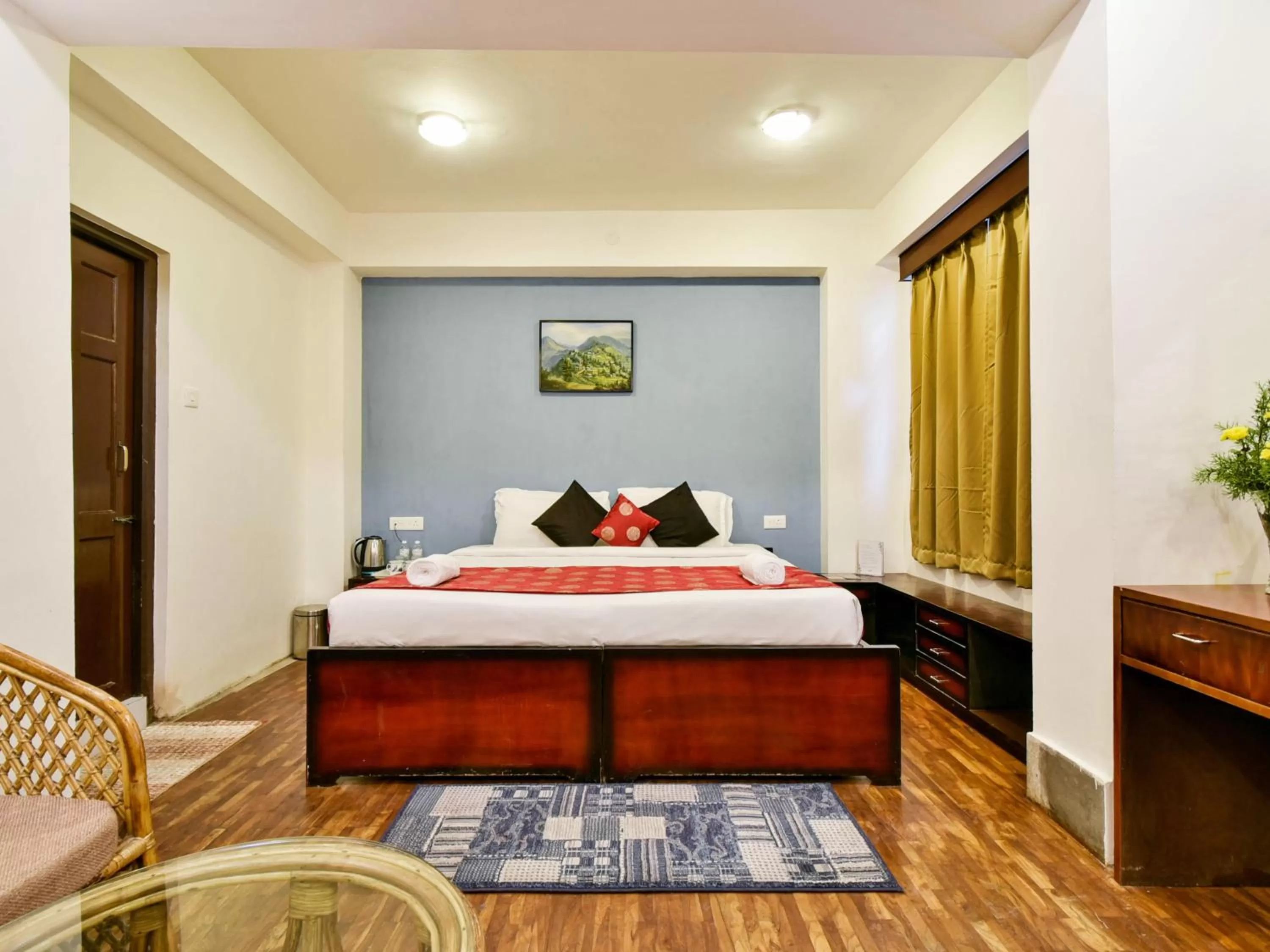 Bed in Muscatel Delamare - 200 Mts from MG Marg