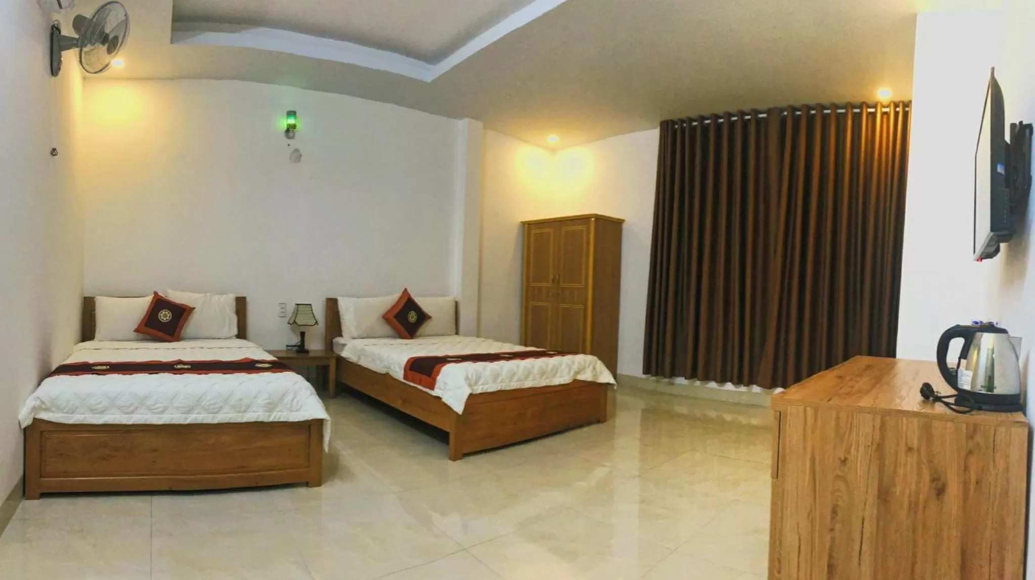 Khách sạn Hiệp Thạnh