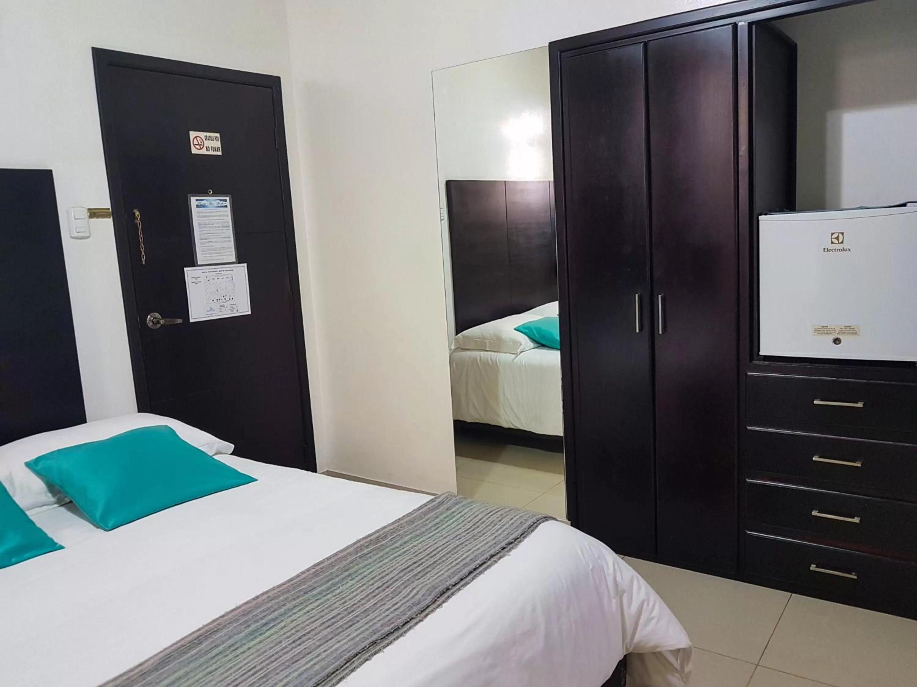 Bedroom, Bed in Hostal Blue Pacific