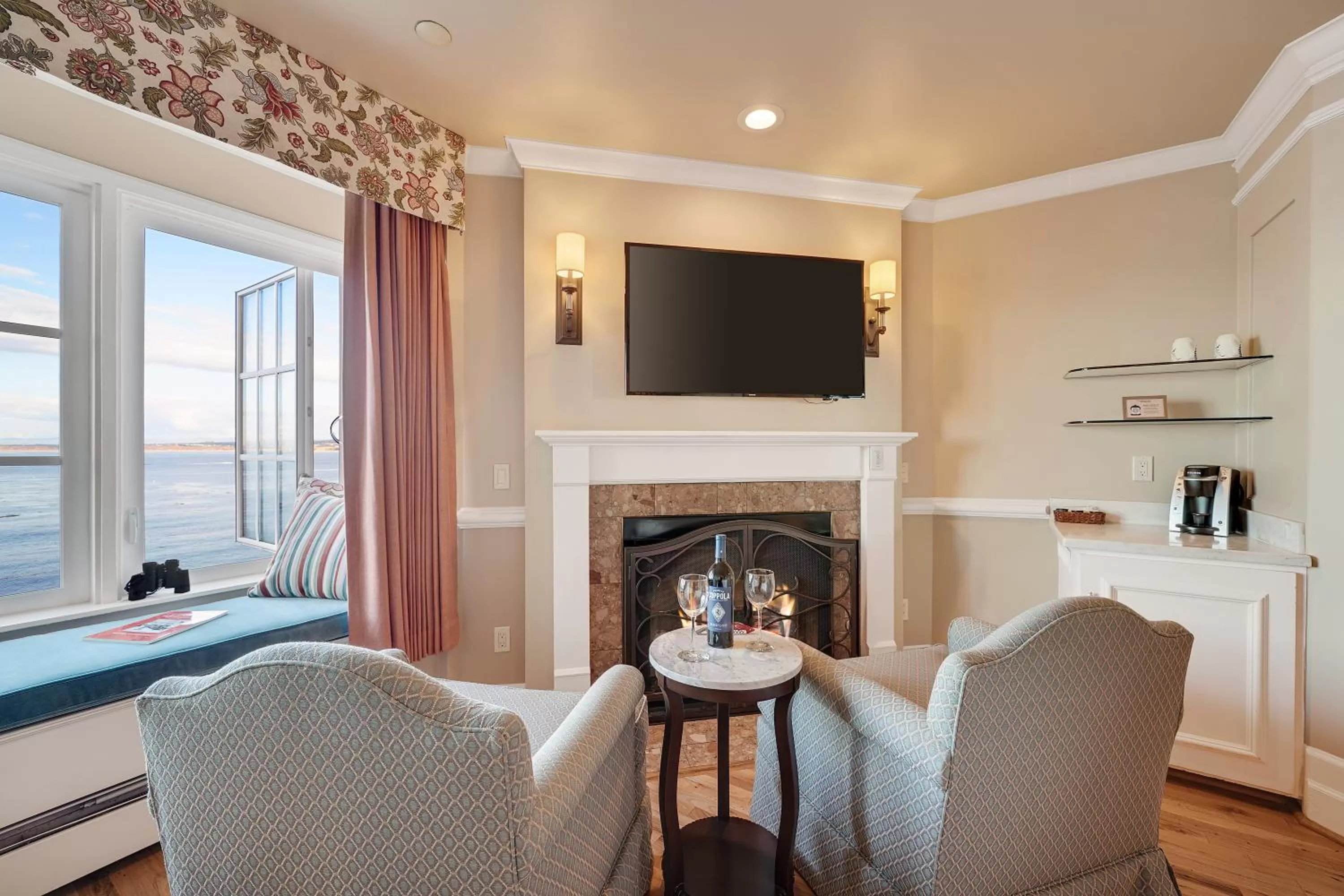 Seating area in Spindrift Inn