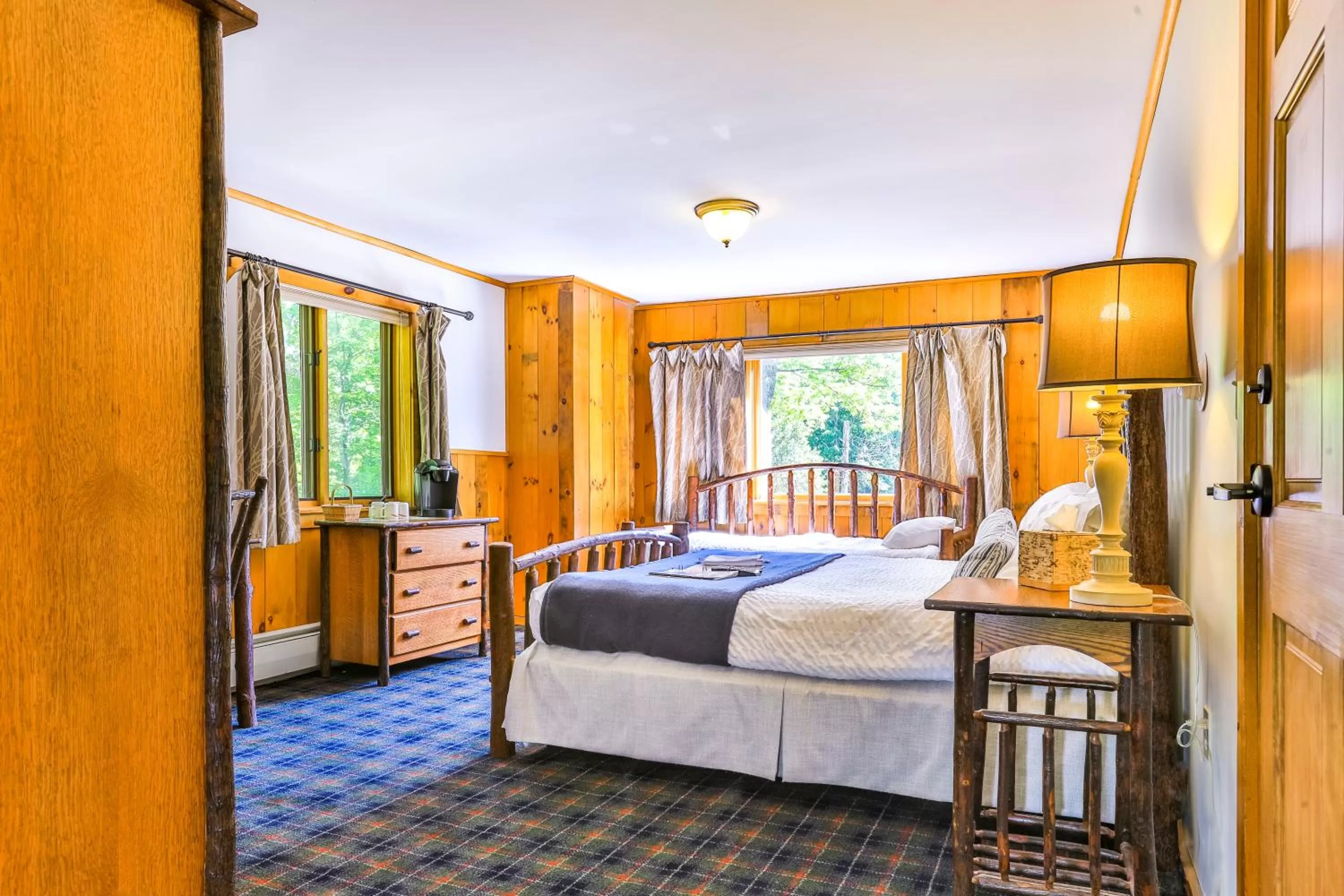 Bed in Garnet Hill Lodge