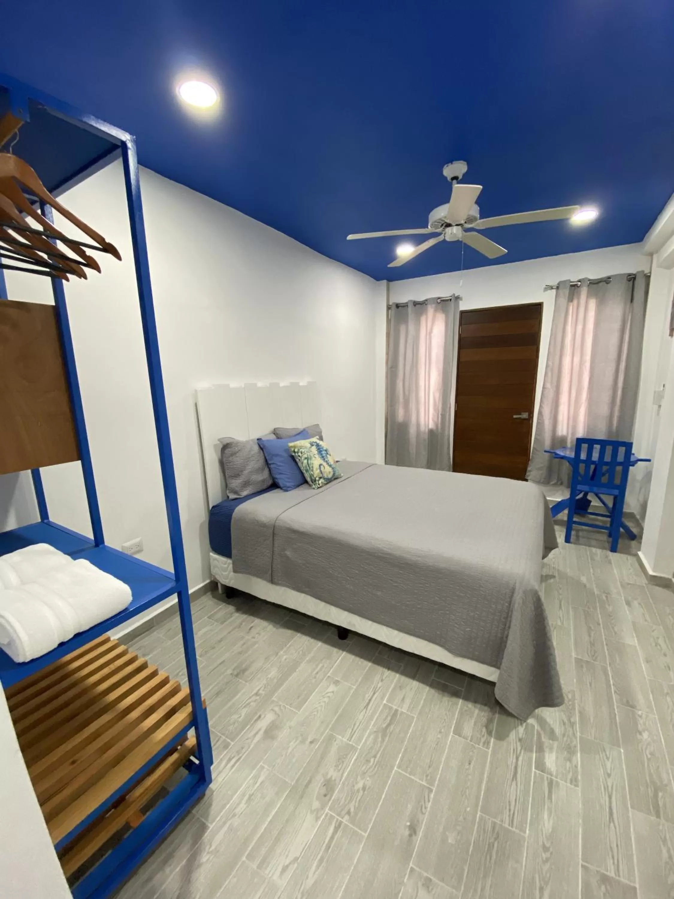 Photo of the whole room, Bed in Casa María