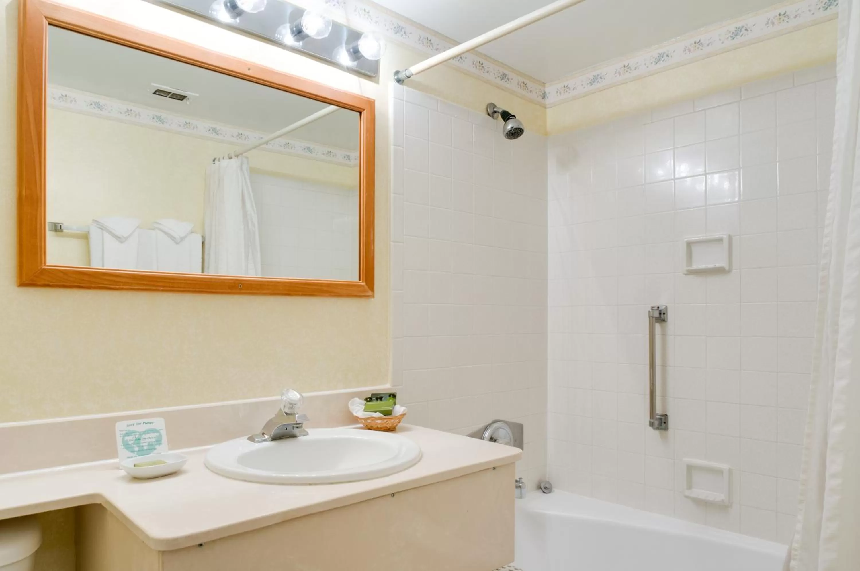 Other, Bathroom in Saga Motor Hotel Pasadena