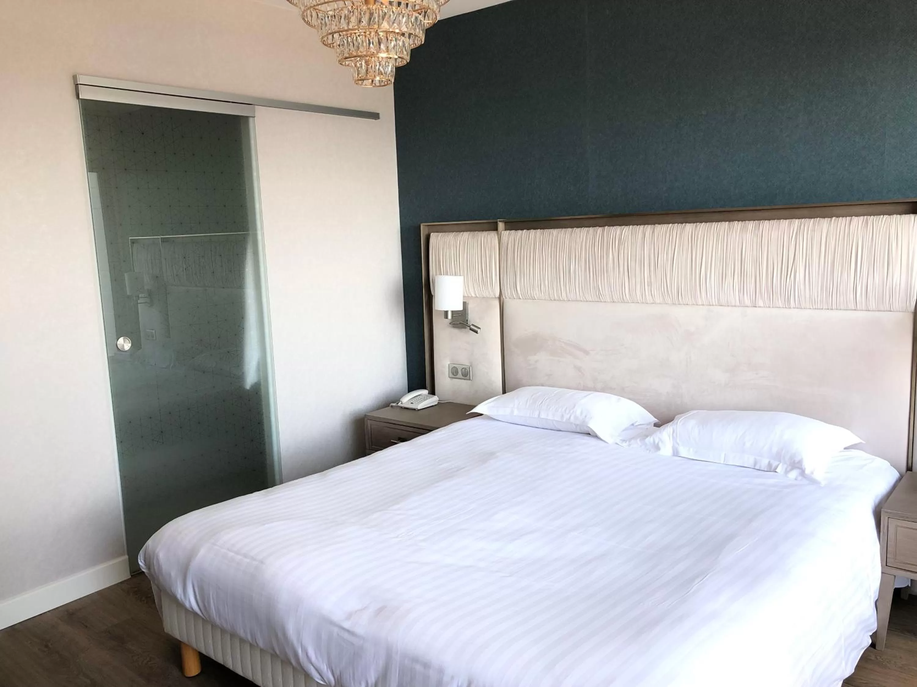 Bed in Le Diana Hôtel & Spa