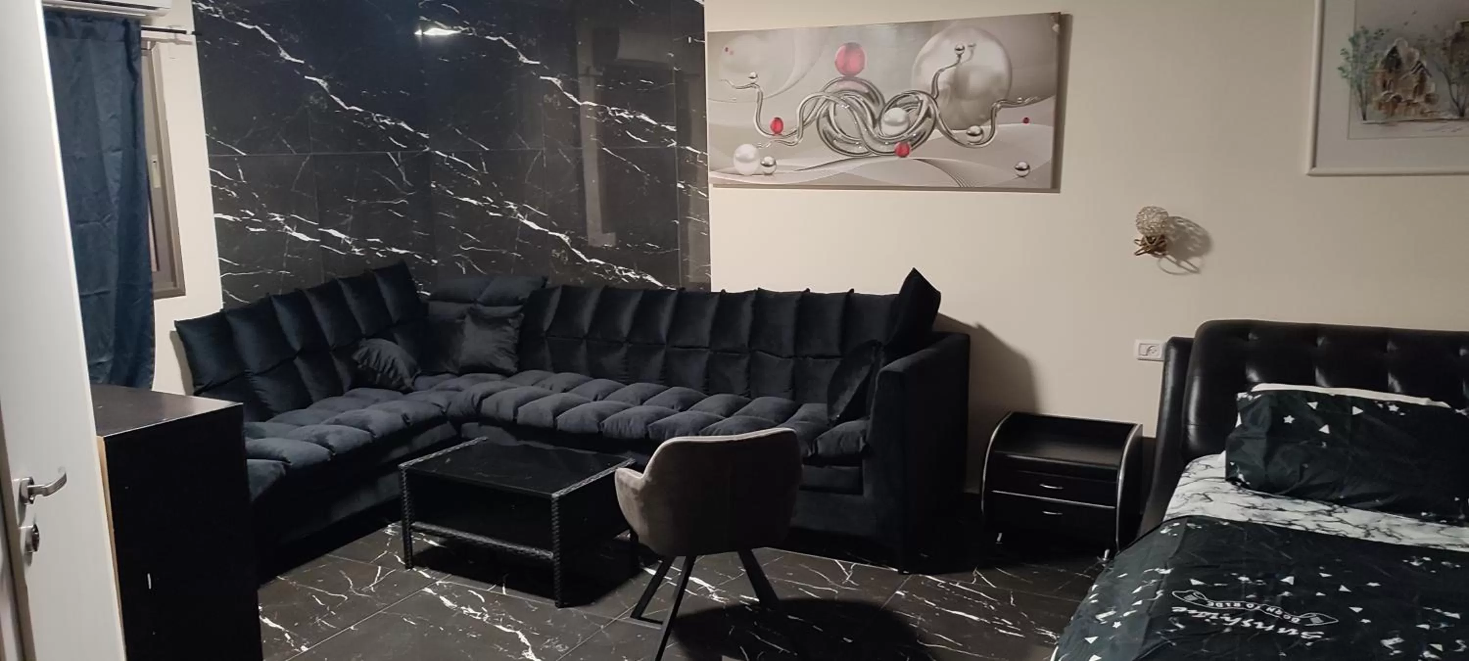 Living room in Central Laguardia Hotel