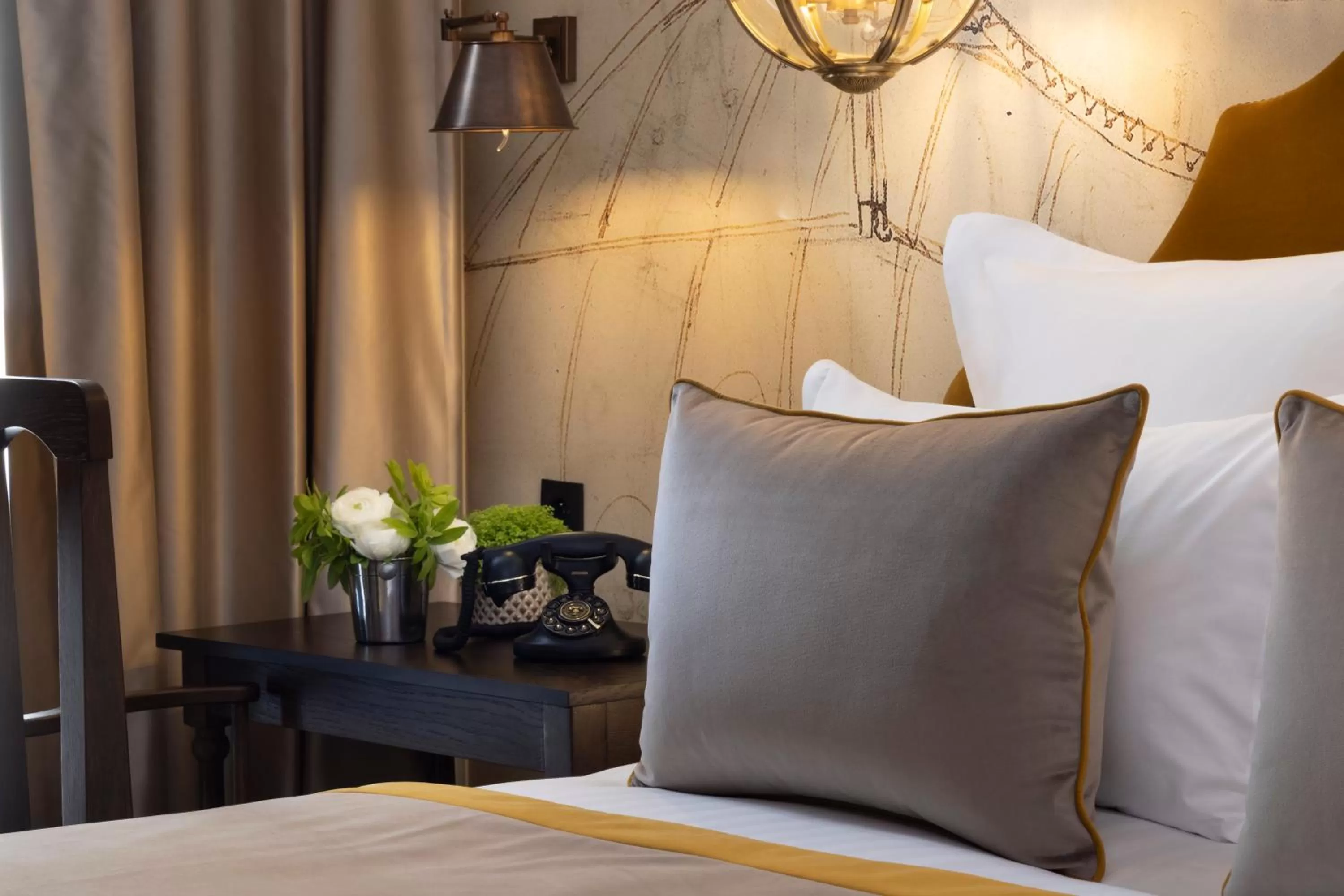 Bedroom, Bed in Hôtel Vinci Due & Spa