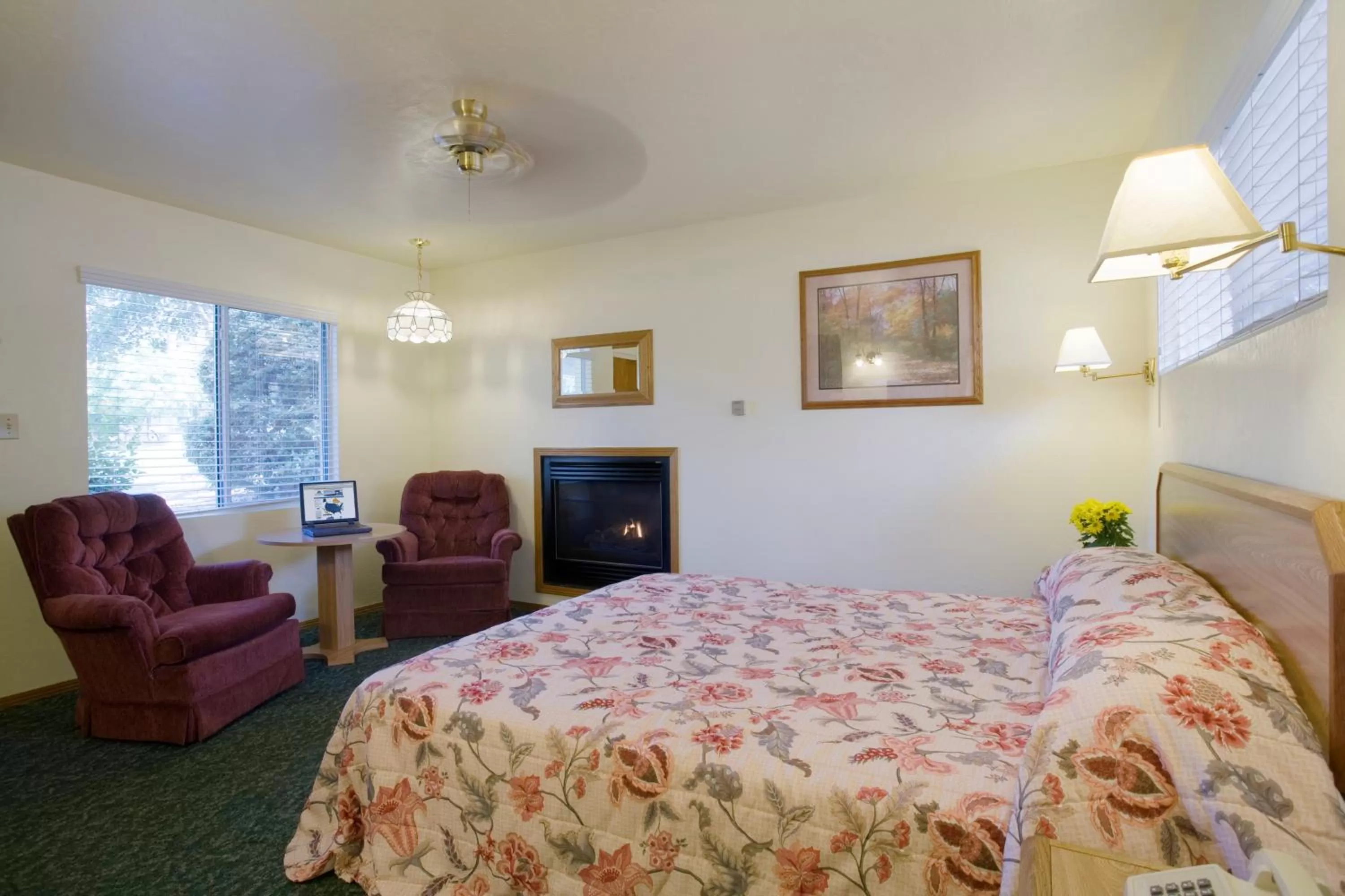 King Room in Lazy J Ranch Motel